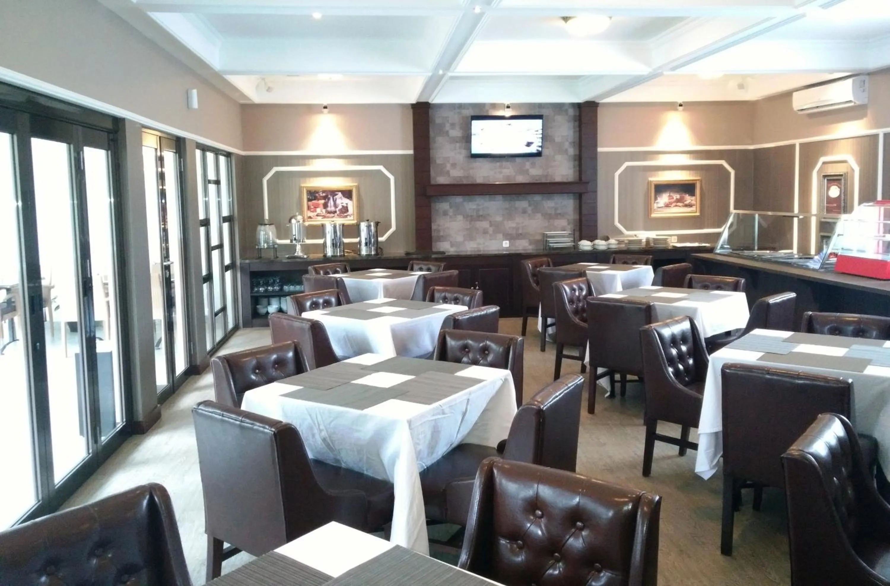 Restaurant/places to eat in Casa de Wanea Hotel