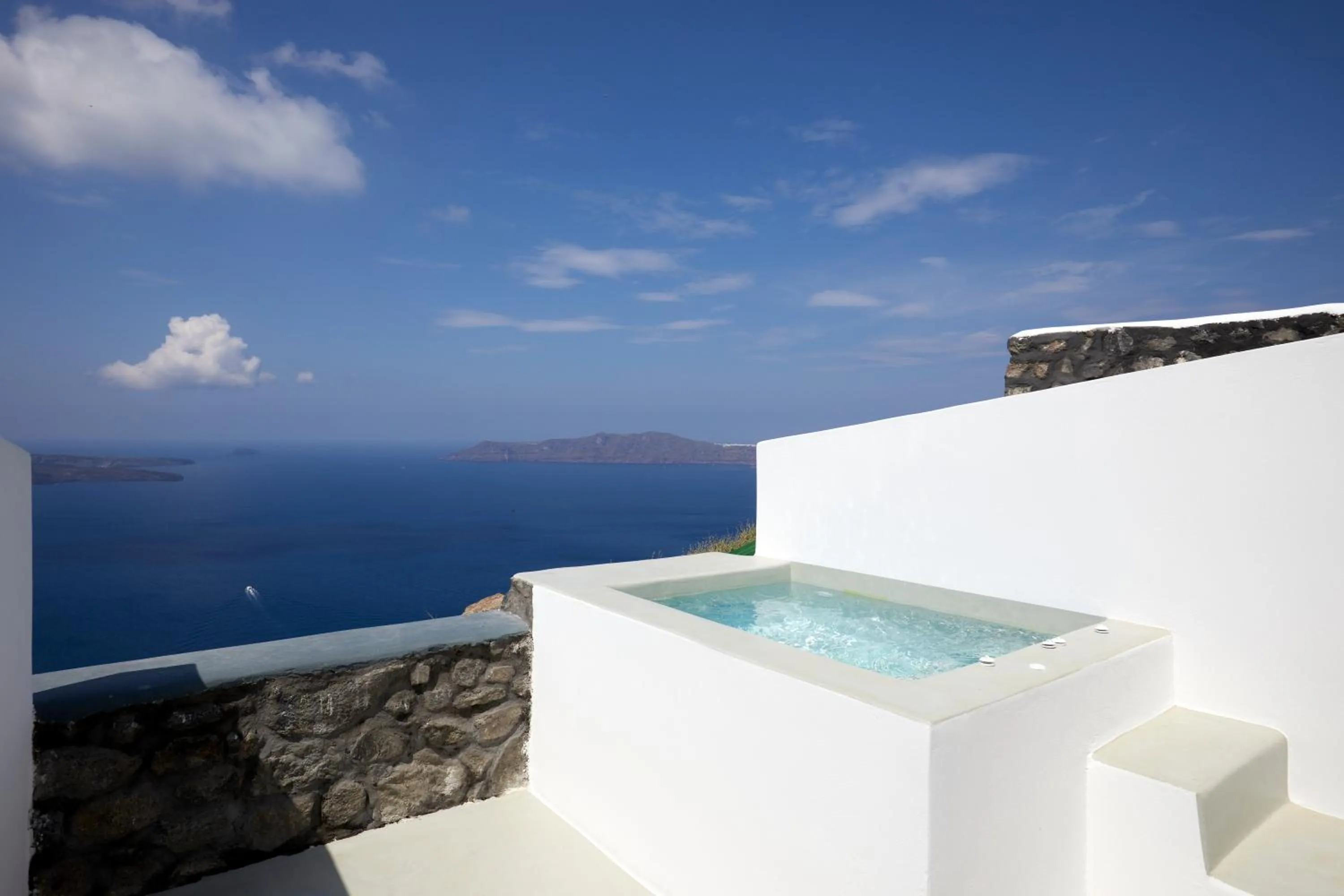 Hot Tub in Santorini Princess Spa Hotel