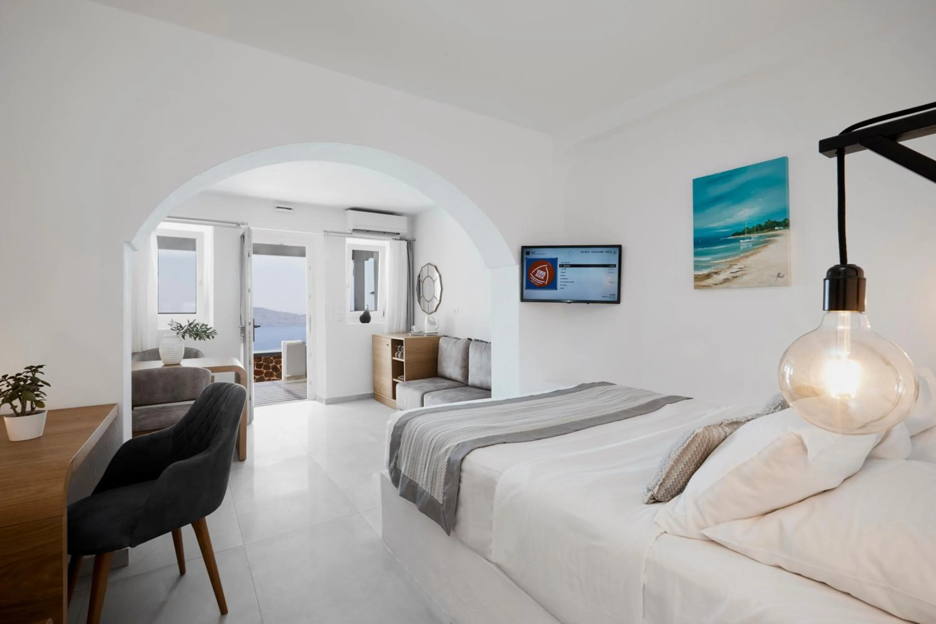 Bed in Santorini Princess Spa Hotel