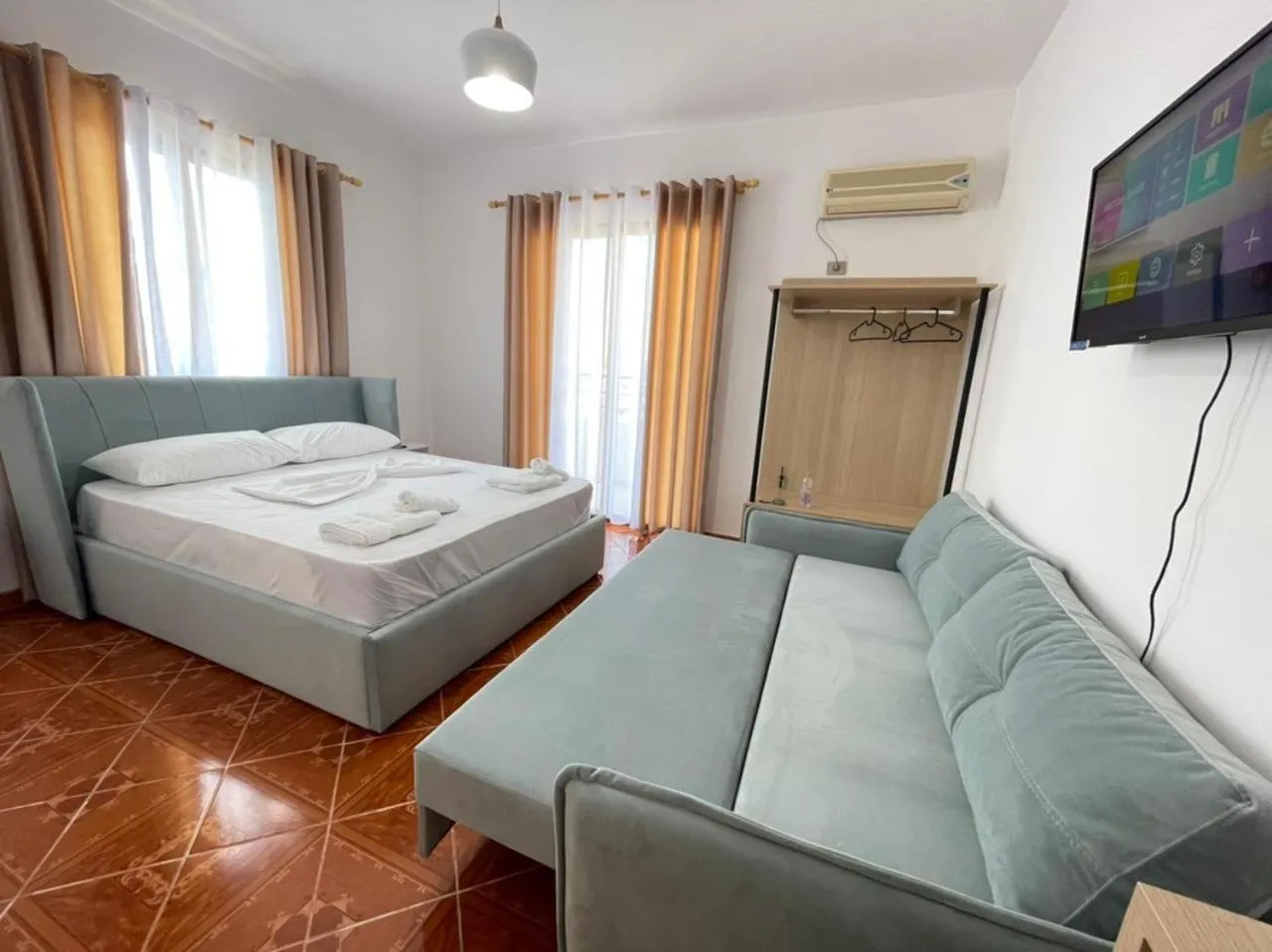 Deluxe Quadruple Room in Villa Gaudium