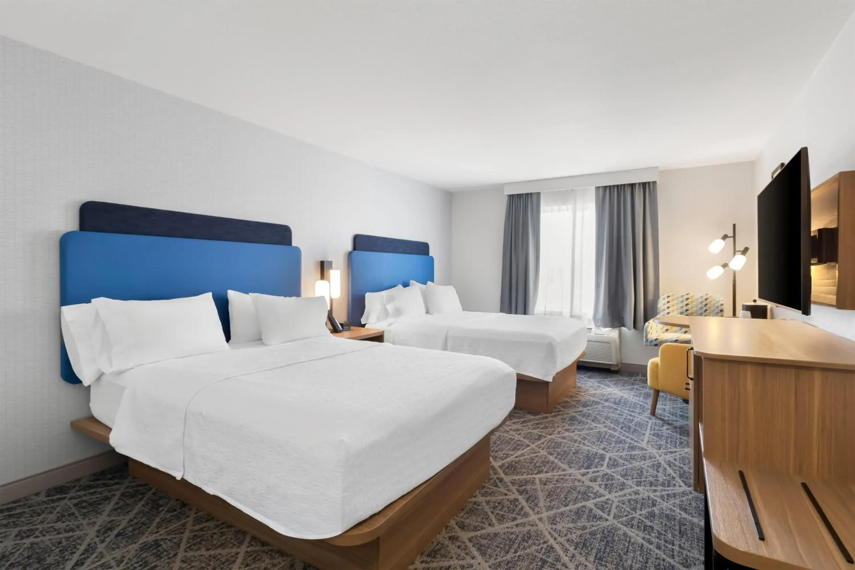 Bed in Hampton Inn & Suites New Castle, PA Bed in Hampton Inn & Suites New Castle, PA