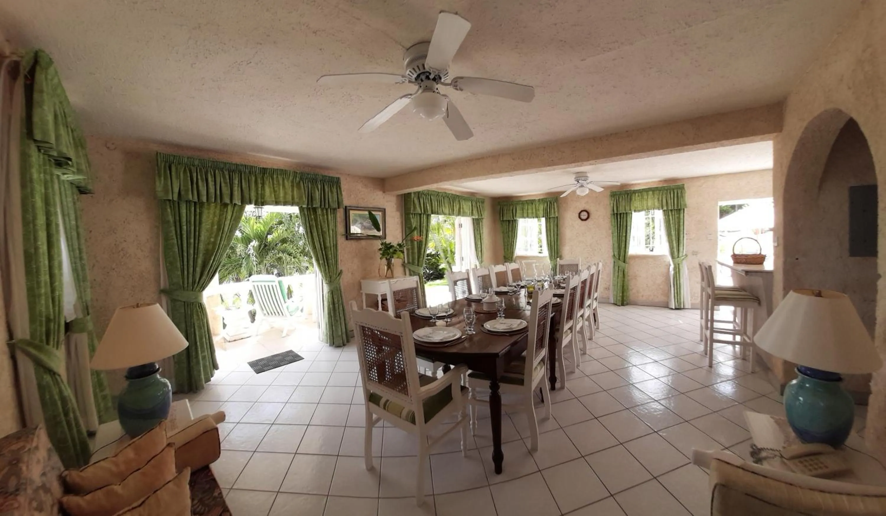 Dining area in Sea Symphony Villa