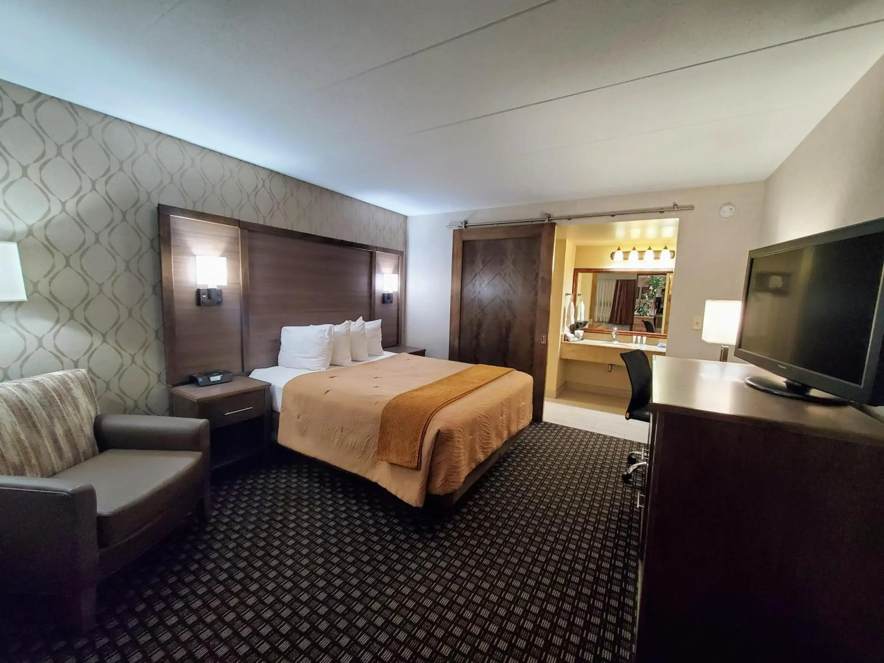 Photo of the whole room, Bed in Ramkota Hotel Watertown Photo of the whole room, Bed in Ramkota Hotel Watertown