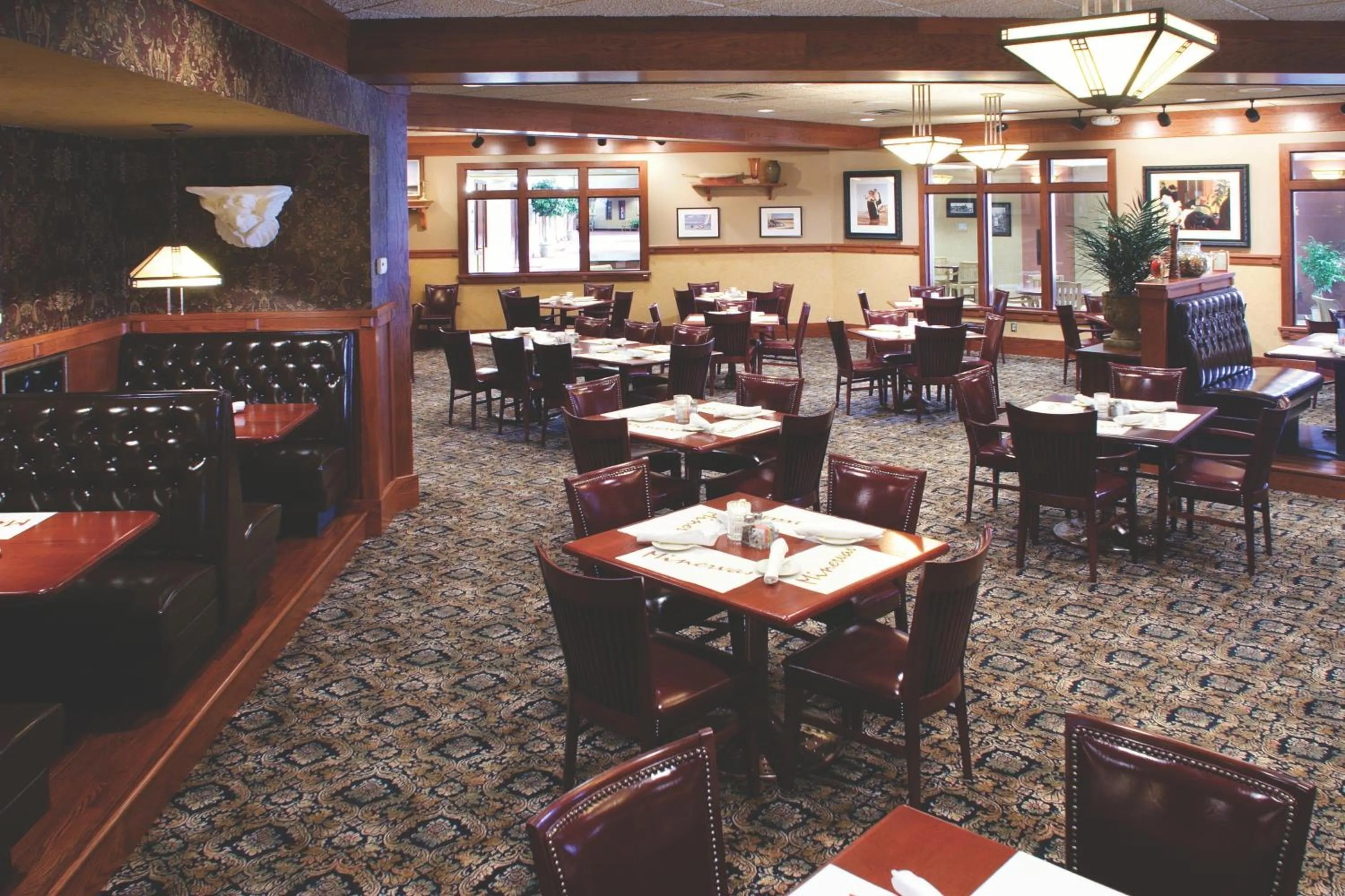 Restaurant/places to eat in Ramkota Hotel Watertown