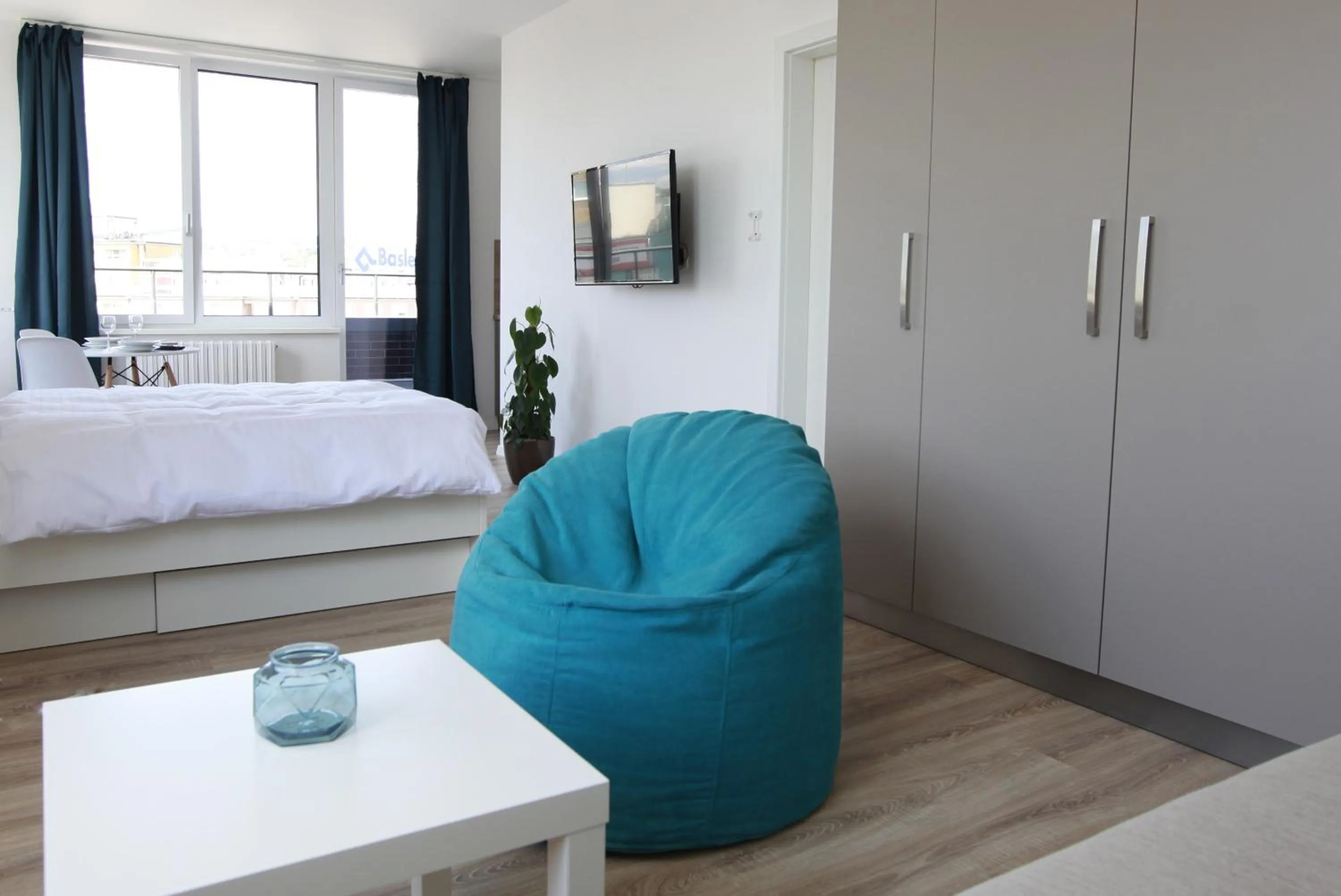 Bed in City Center Best Place Apartments