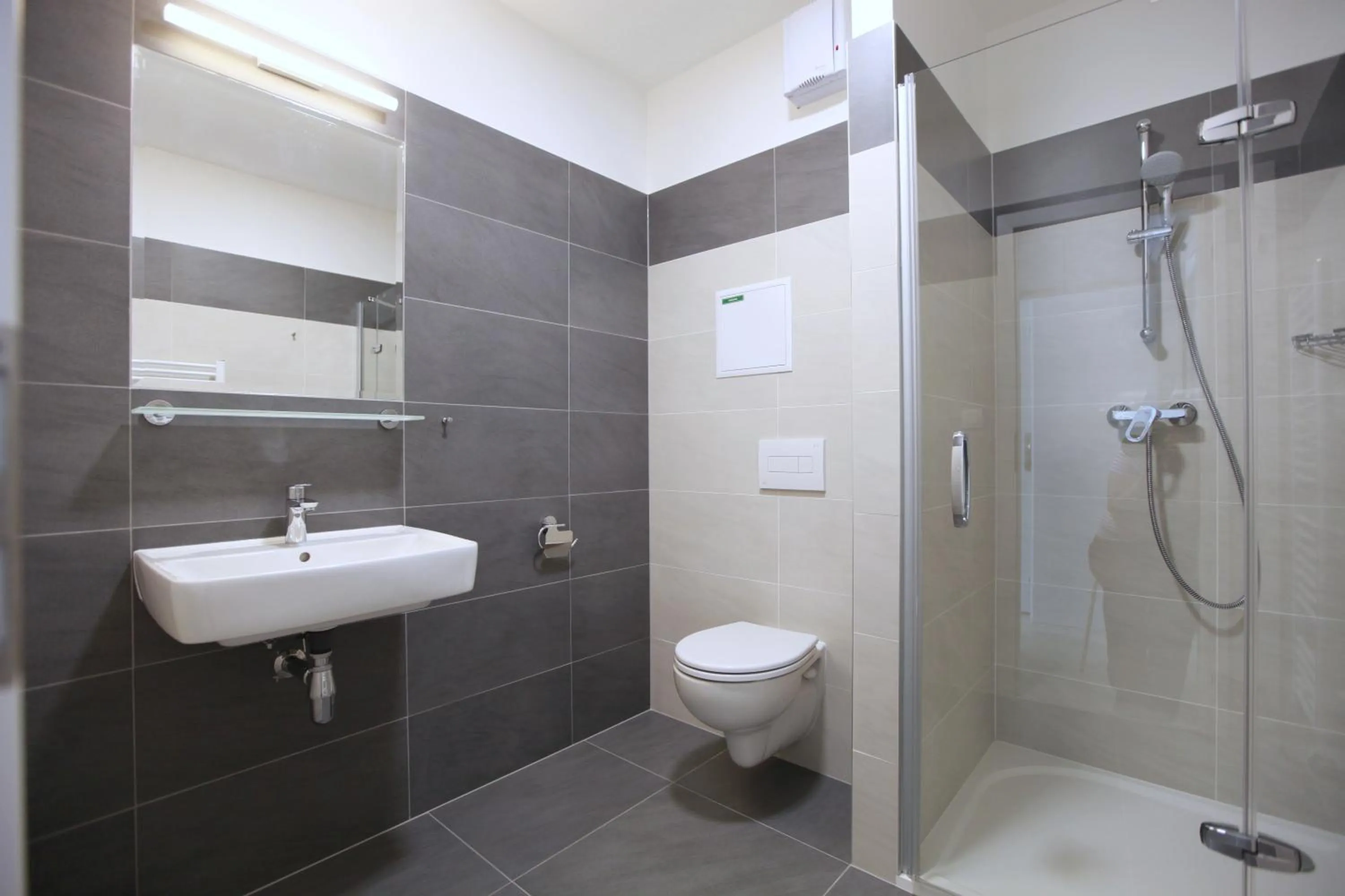Shower in City Center Best Place Apartments