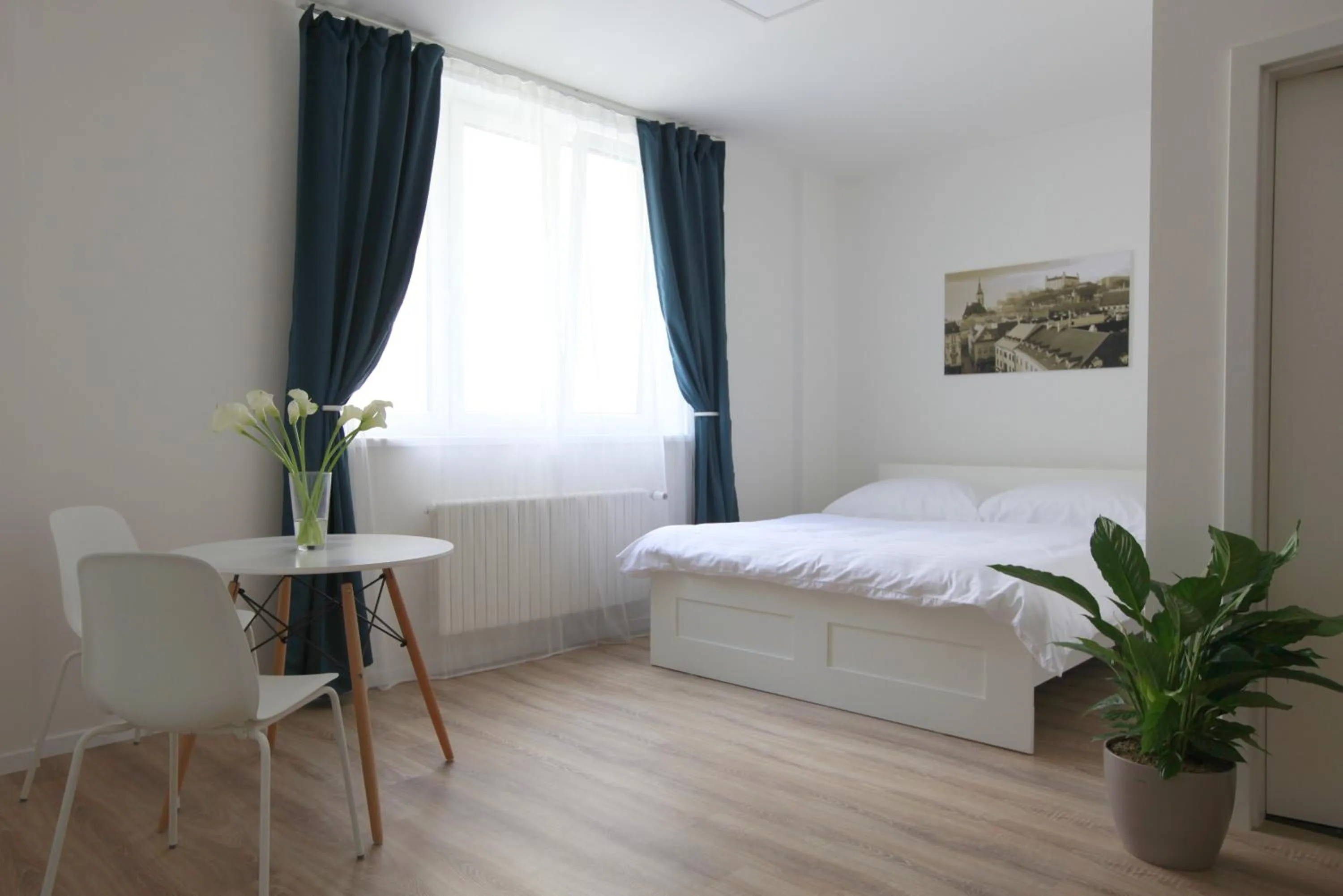 Bed in City Center Best Place Apartments