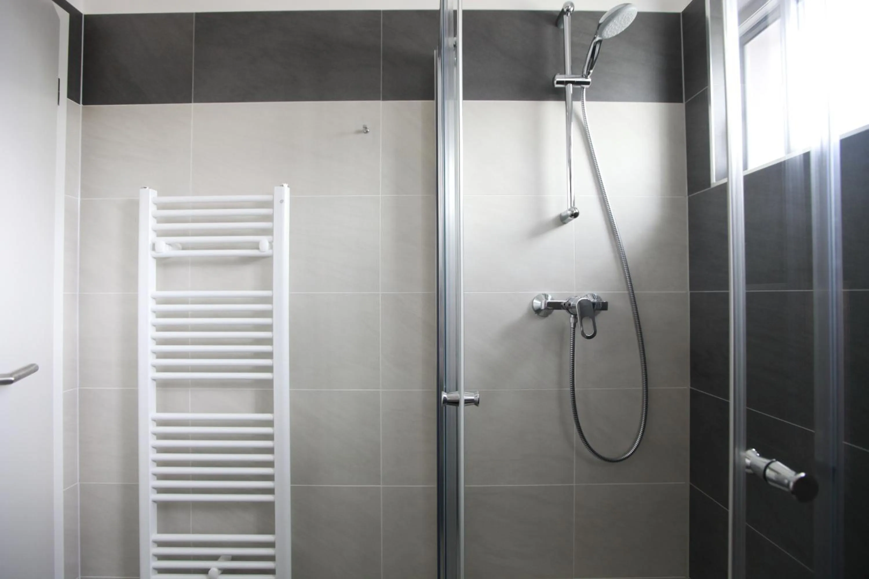Shower in City Center Best Place Apartments