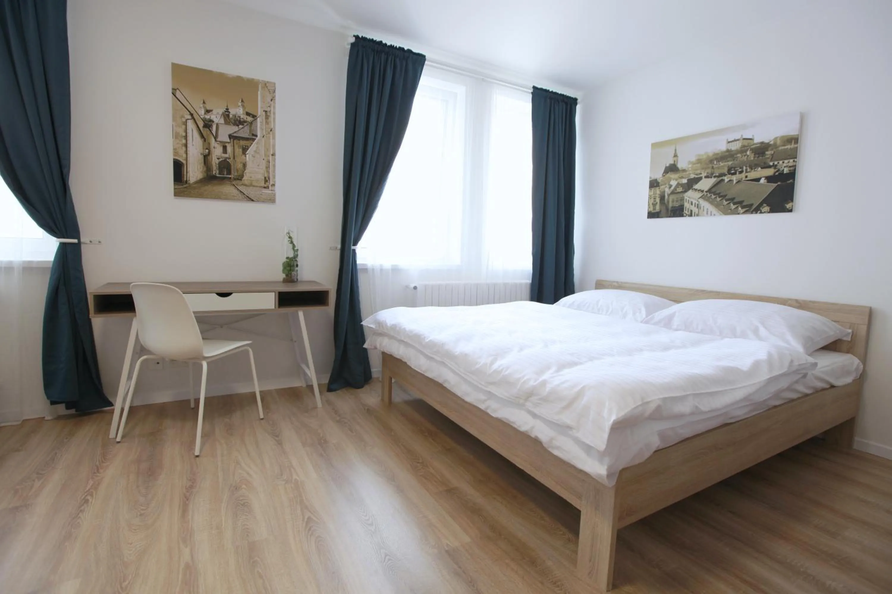 Bed in City Center Best Place Apartments