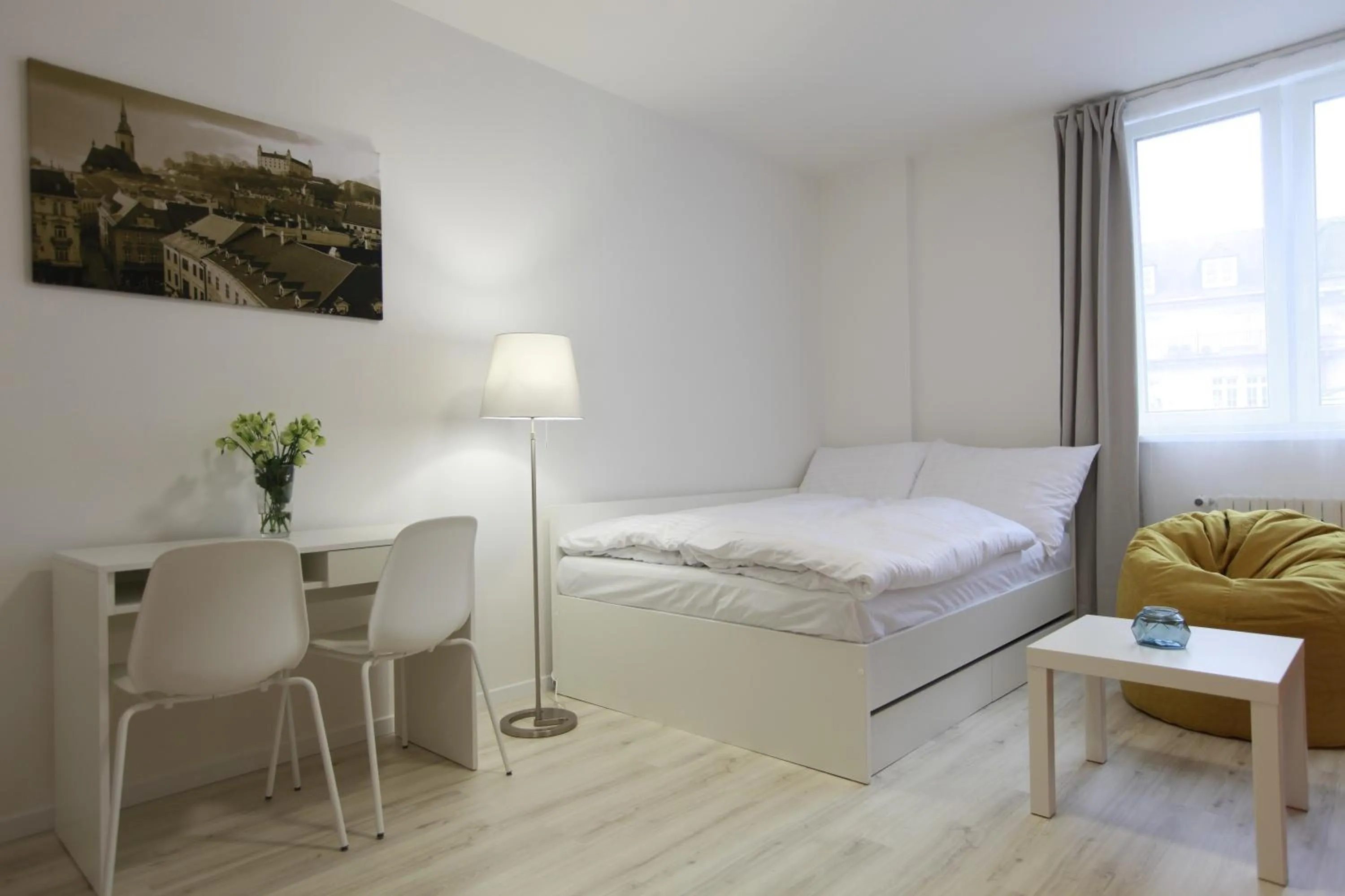 Bed in City Center Best Place Apartments