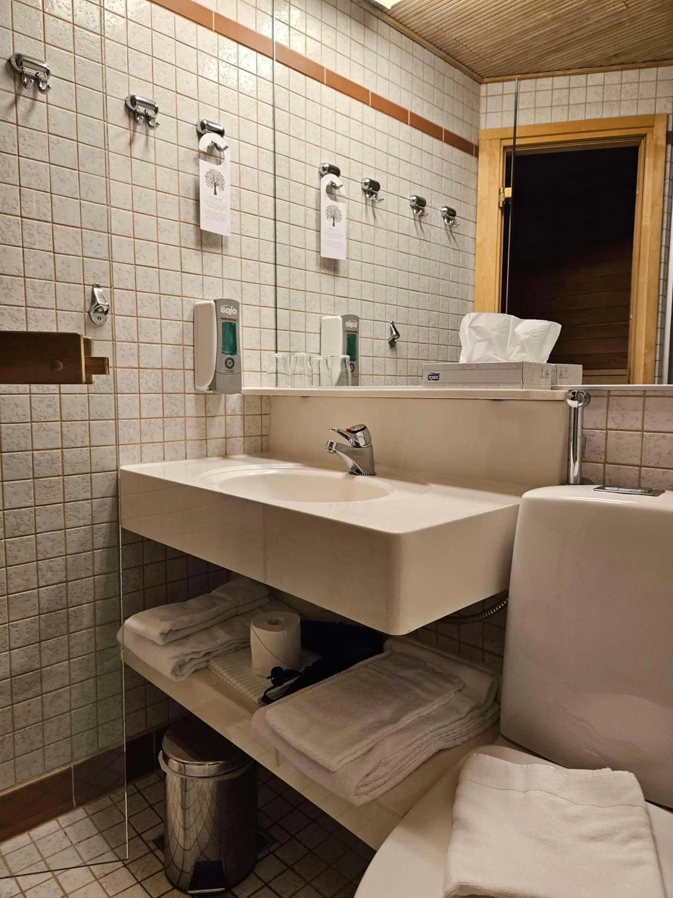 Bathroom in Best Western Hotel Apollo