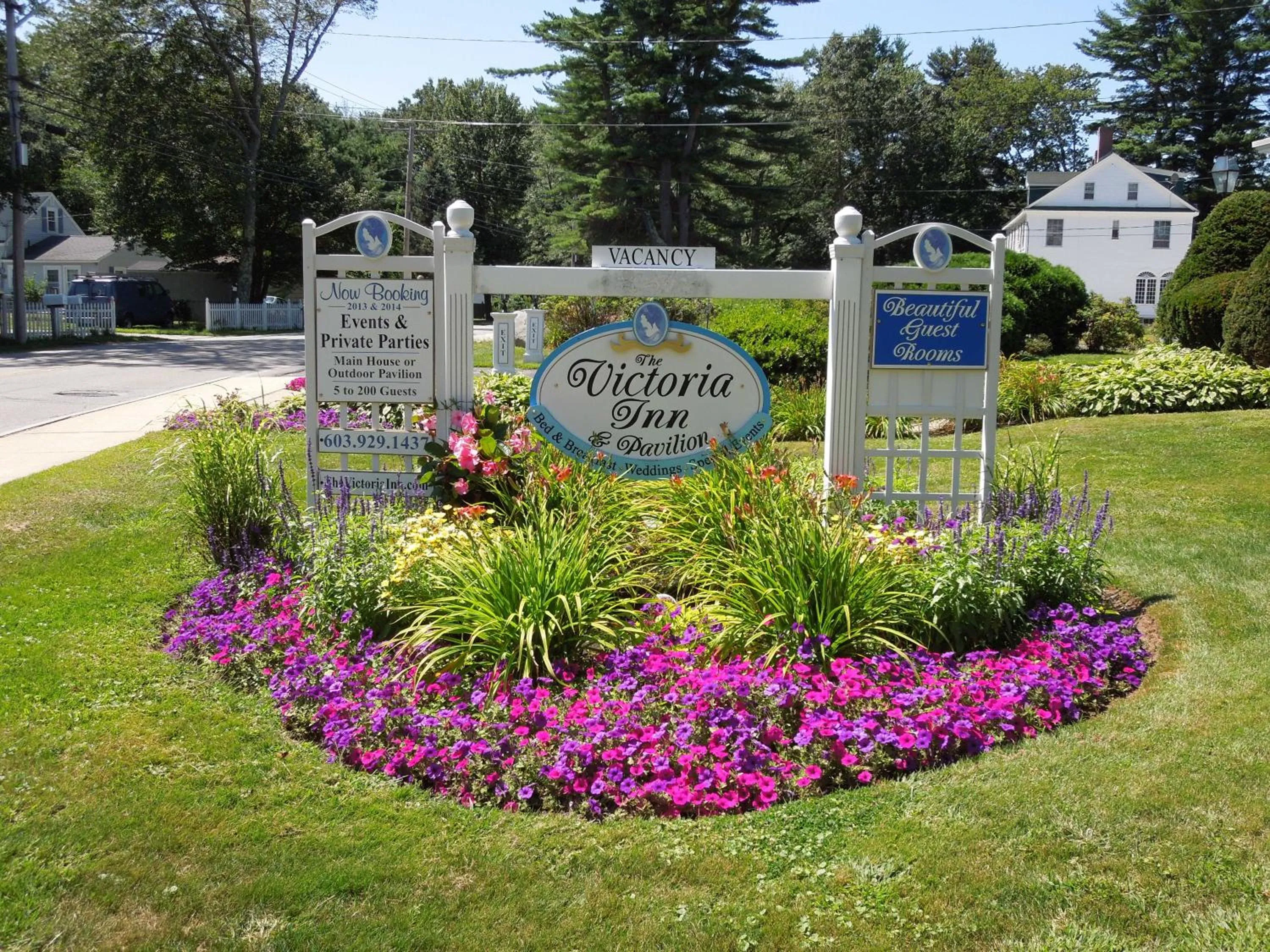 Facade/entrance in Victoria Inn