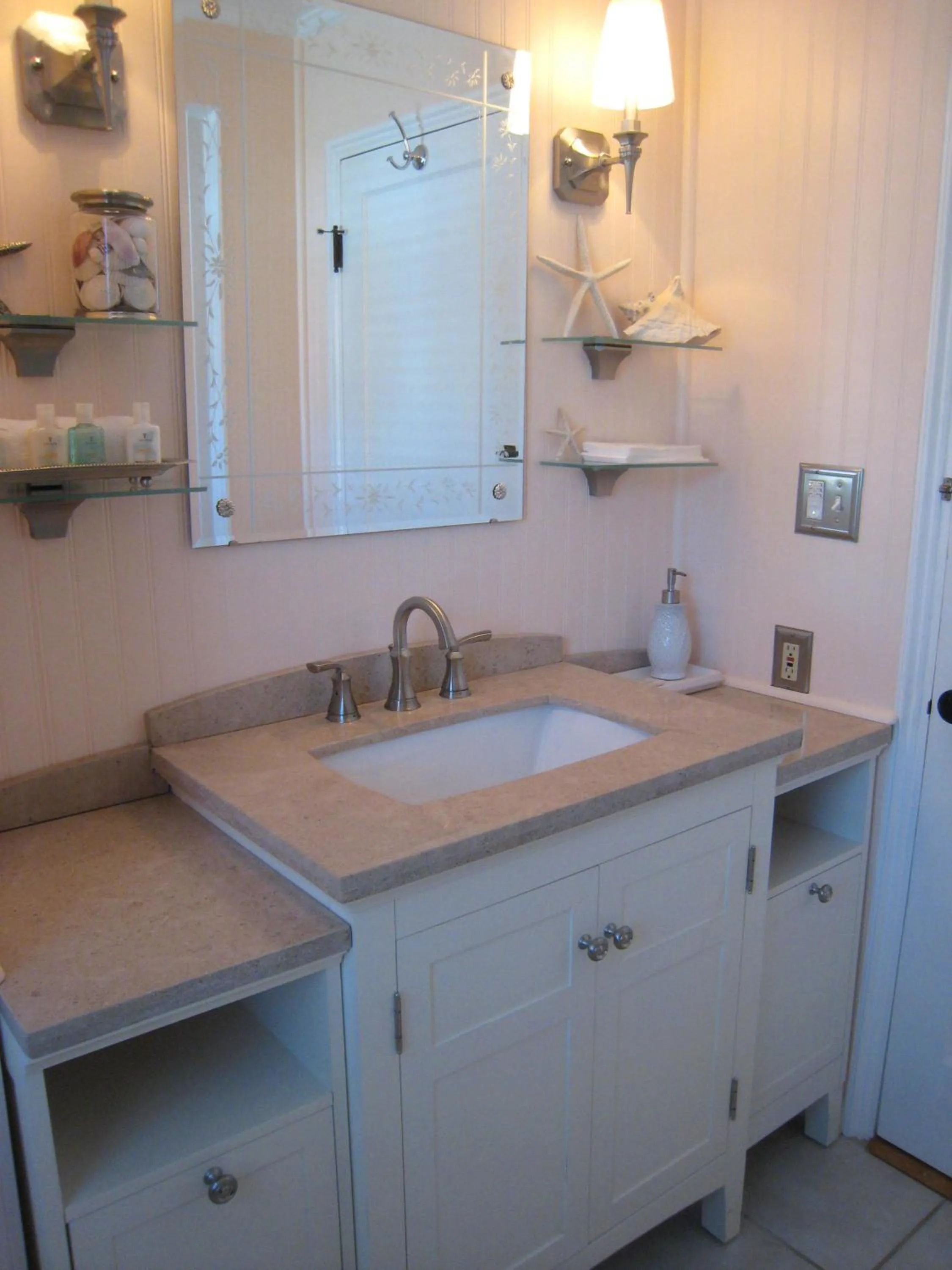 Bathroom in Victoria Inn