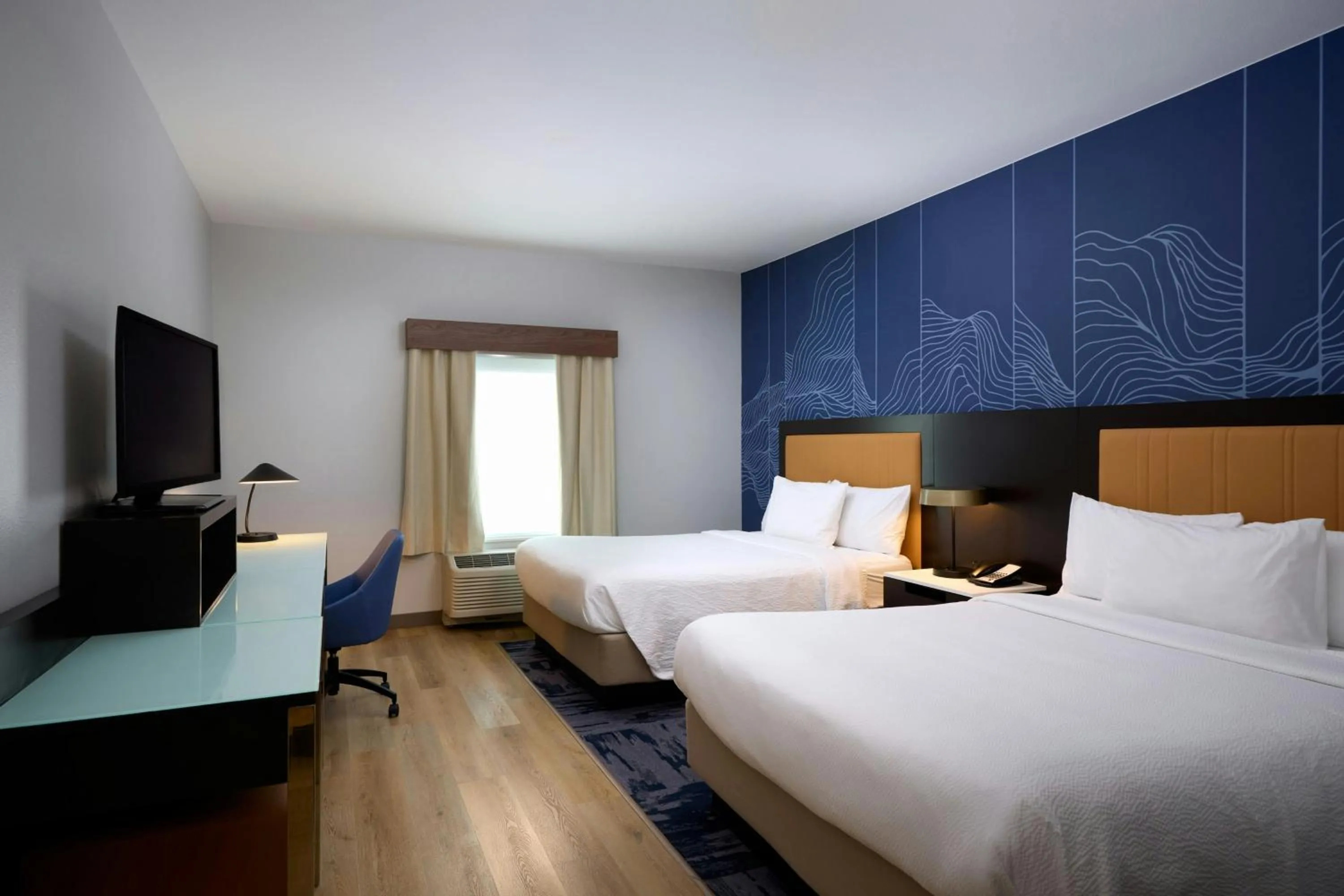 Photo of the whole room, Bed in Fairfield Inn & Suites by Marriott Denver Downtown