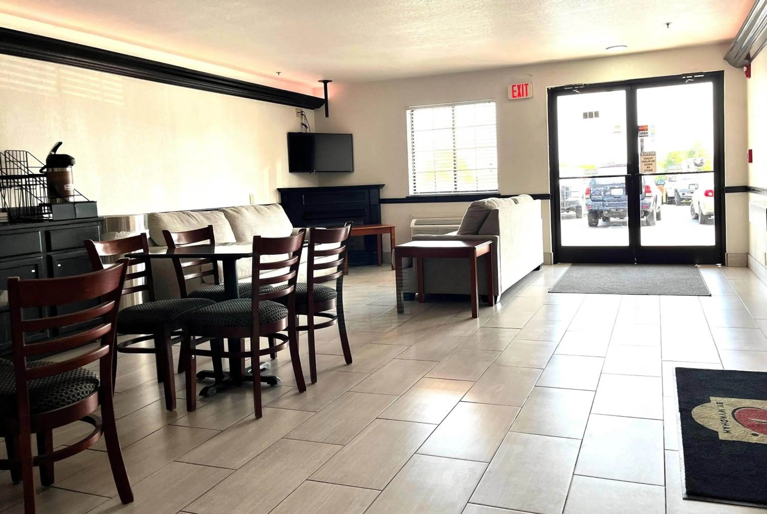 Lobby or reception in Super 8 by Wyndham Madison IN
