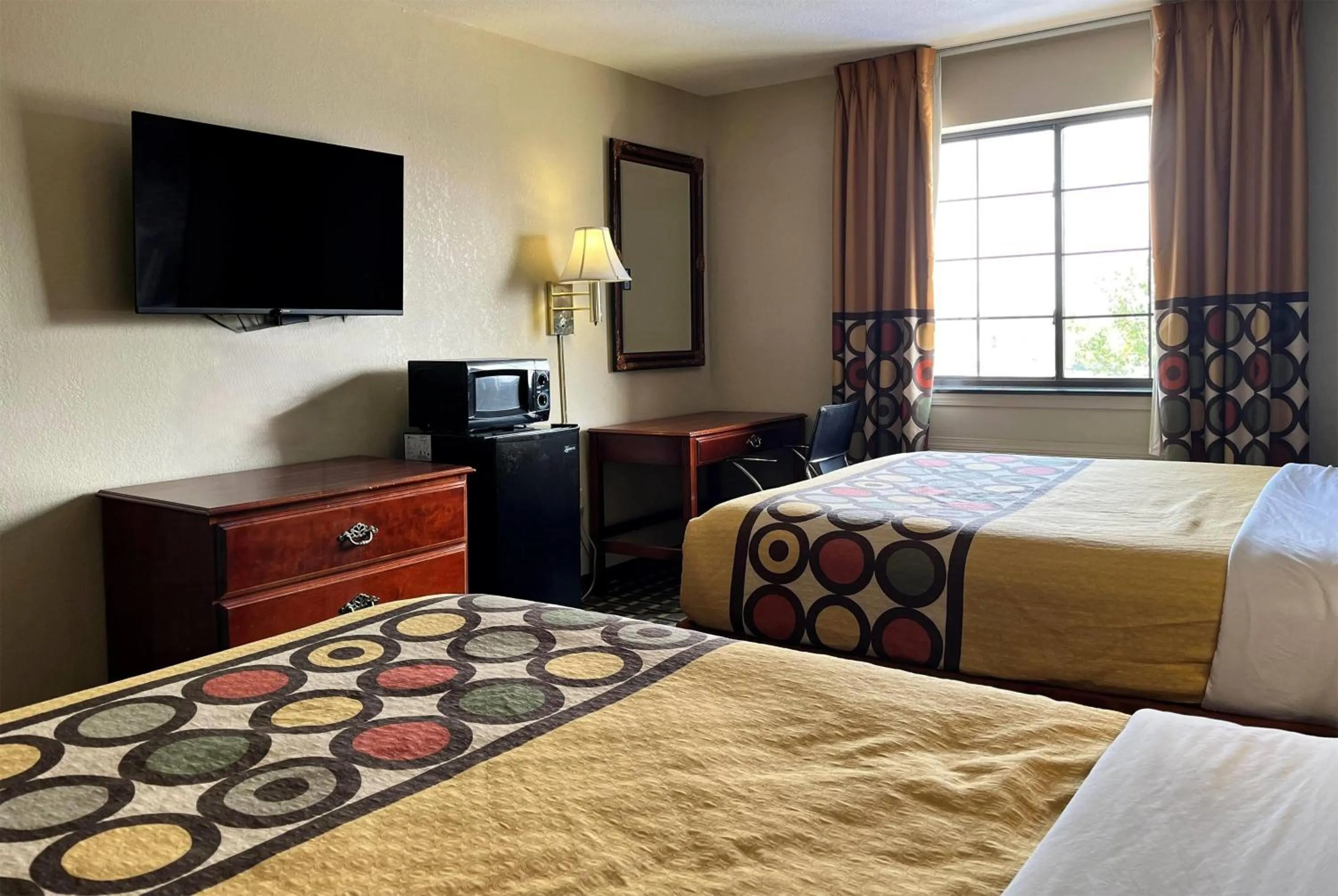 Photo of the whole room, Bed in Super 8 by Wyndham Madison IN