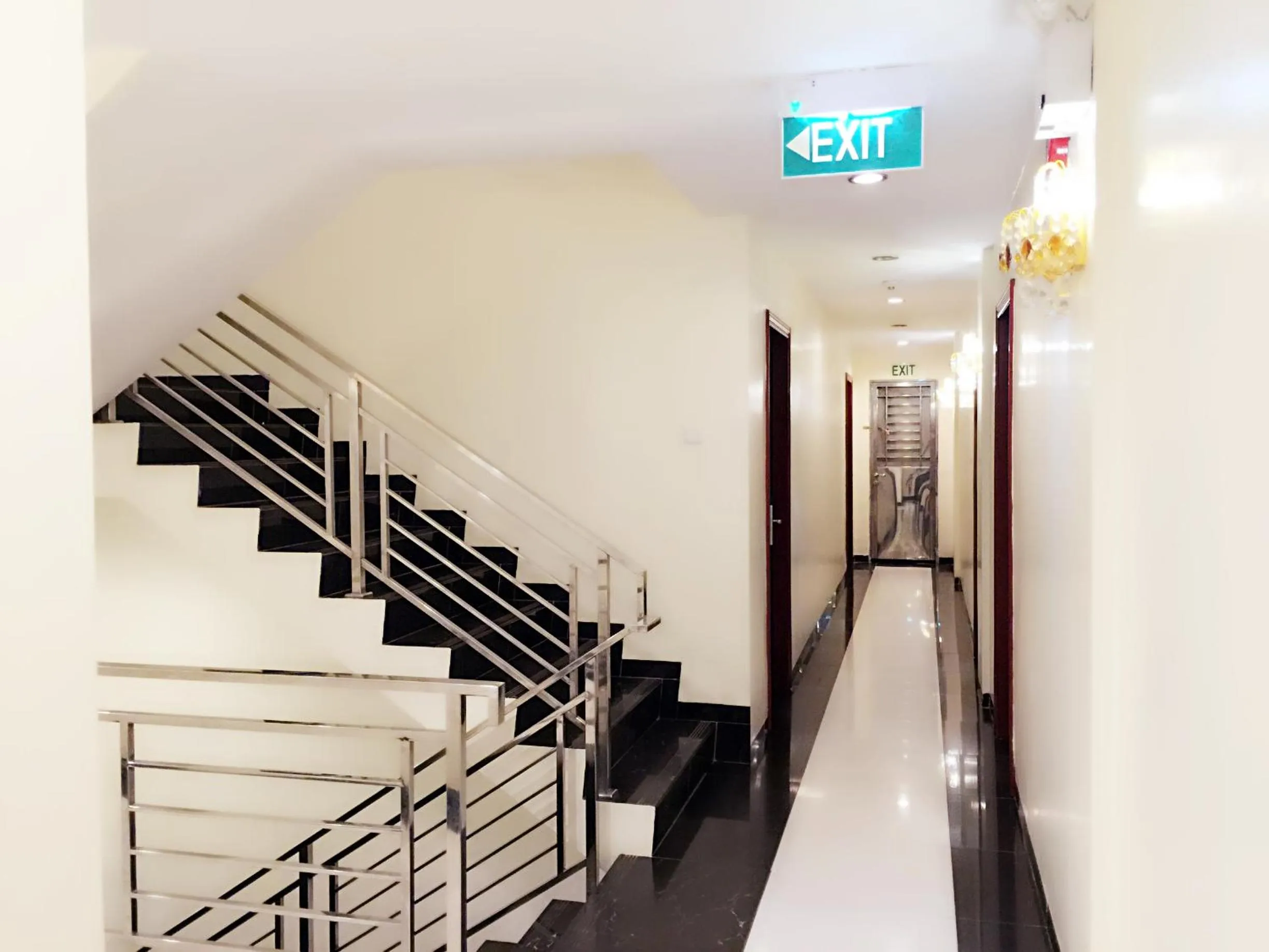 Area and facilities in De Best Hotel