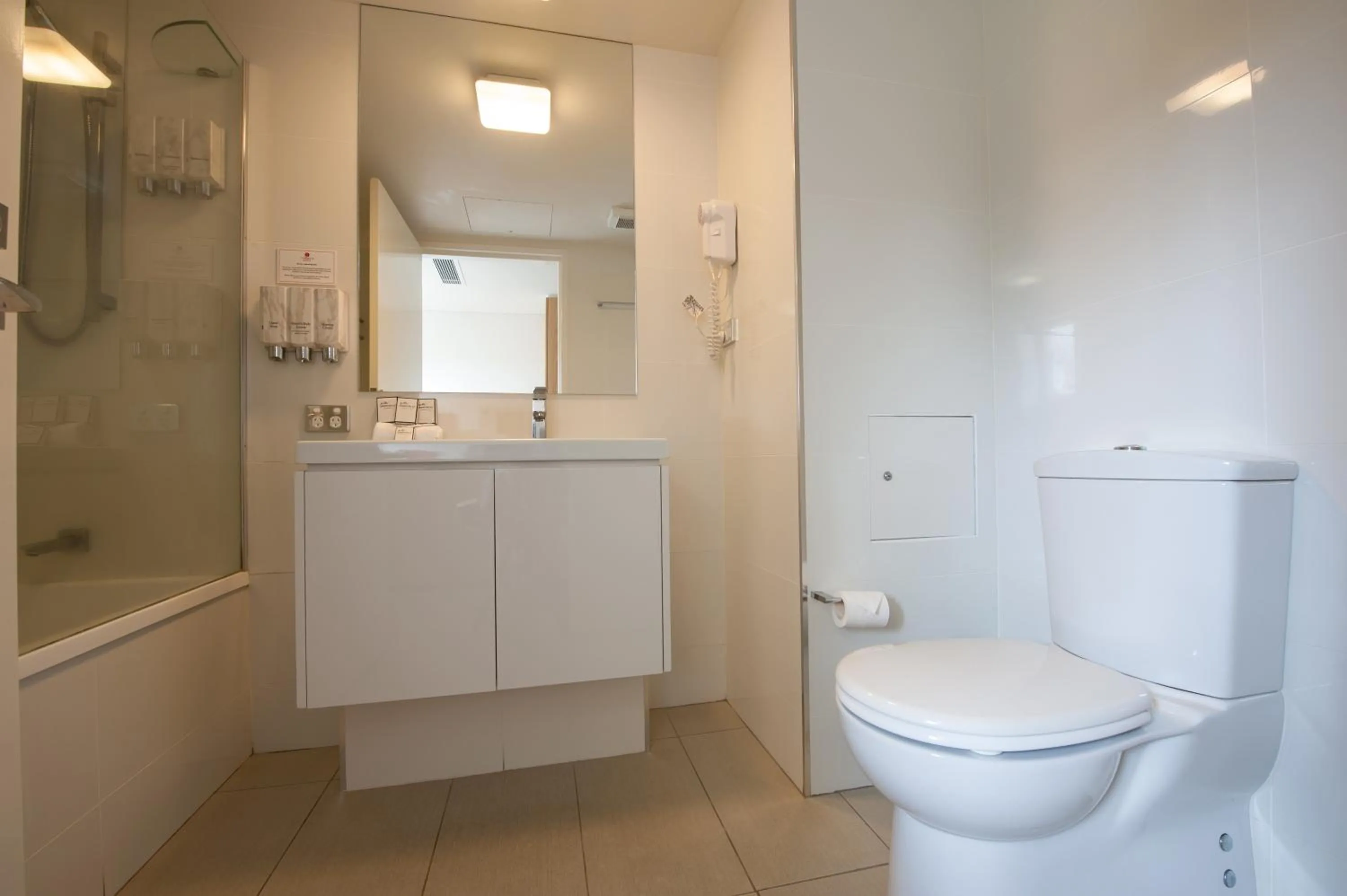 Bathroom in City Golf Club Motel