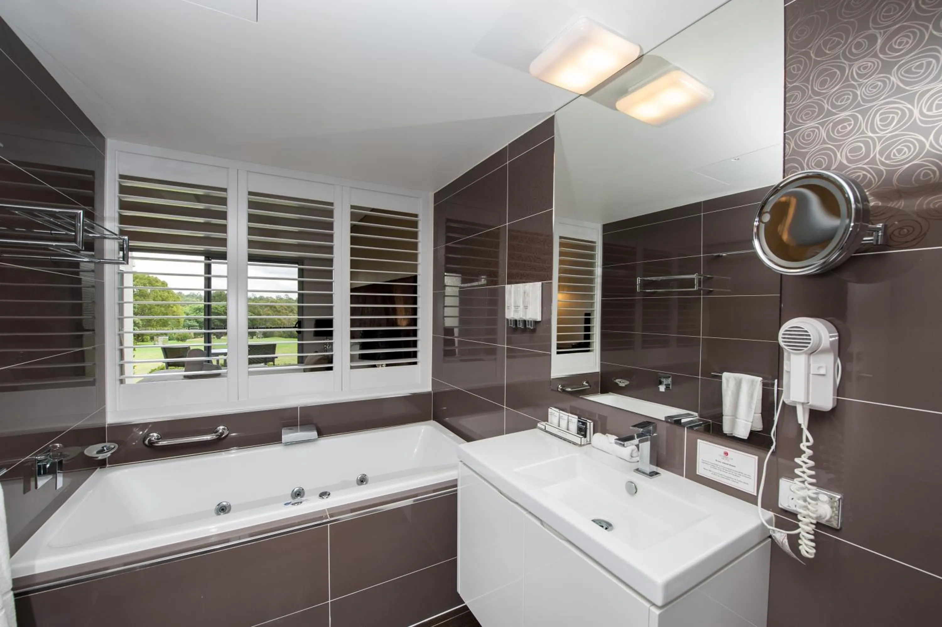 Day in City Golf Club Motel