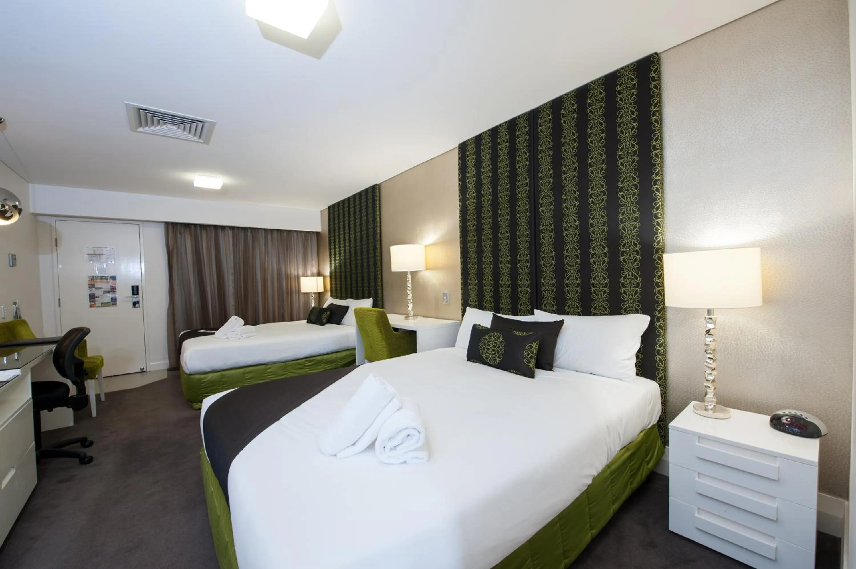 Photo of the whole room, Bed in City Golf Club Motel