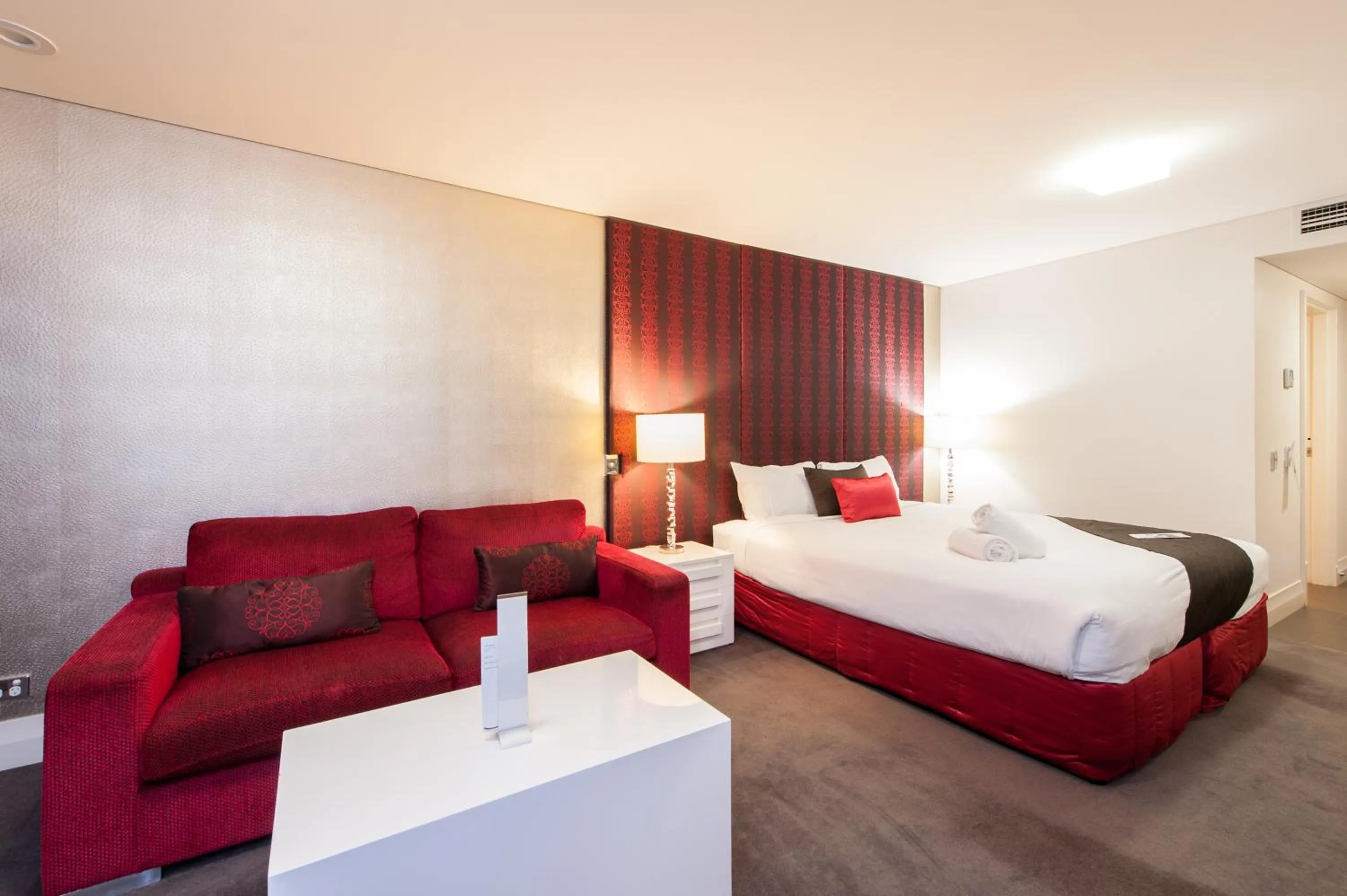 Photo of the whole room, Bed in City Golf Club Motel