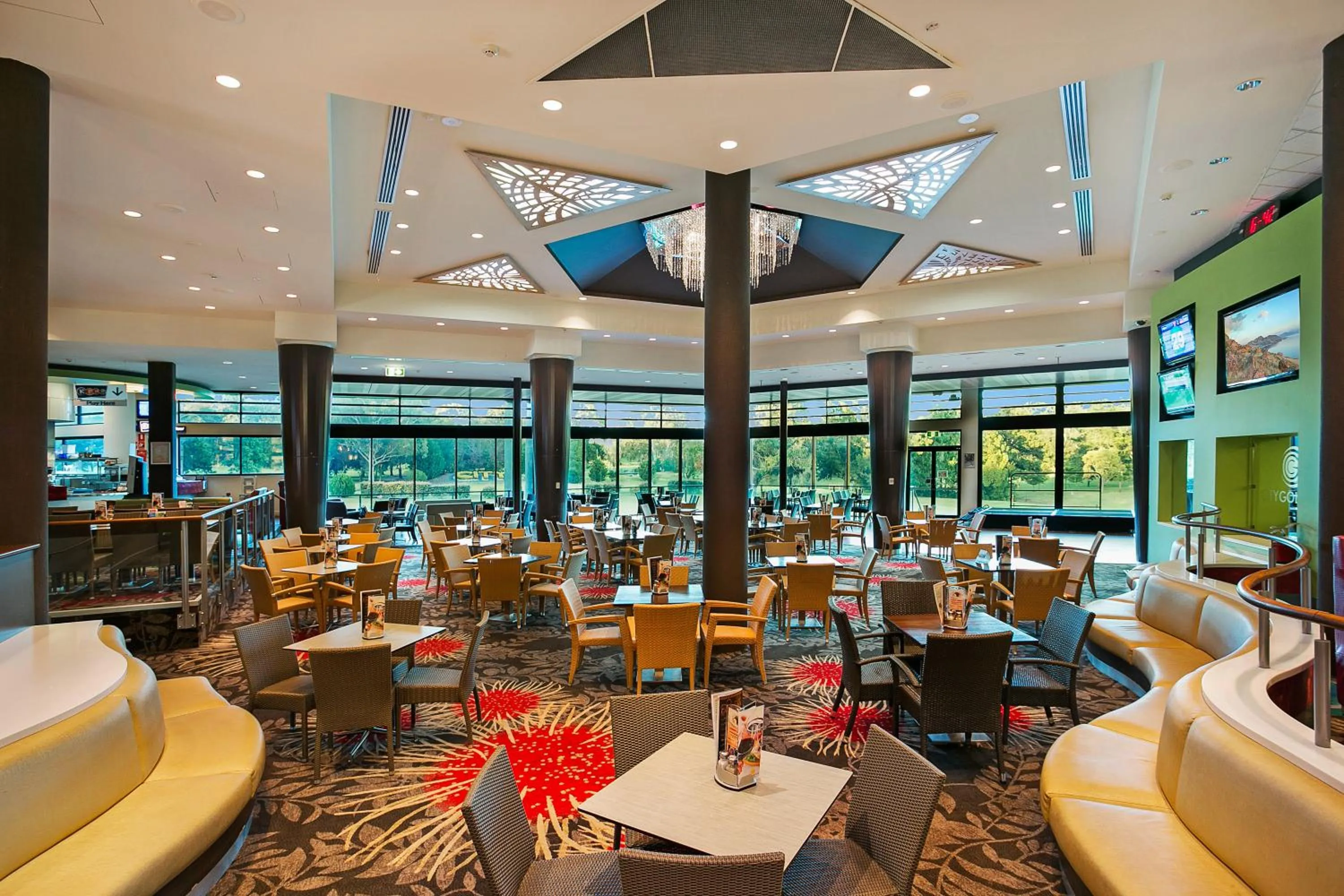 Restaurant/places to eat in City Golf Club Motel