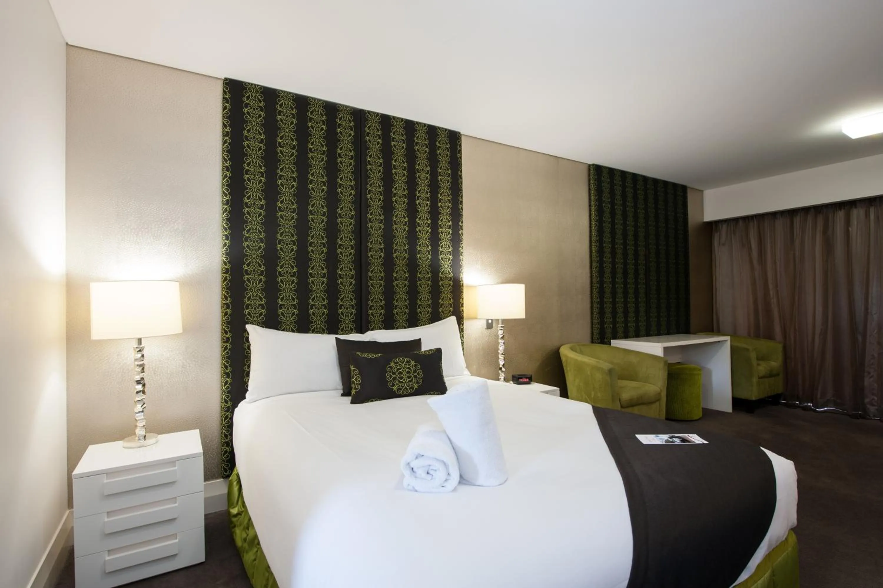 Photo of the whole room, Bed in City Golf Club Motel