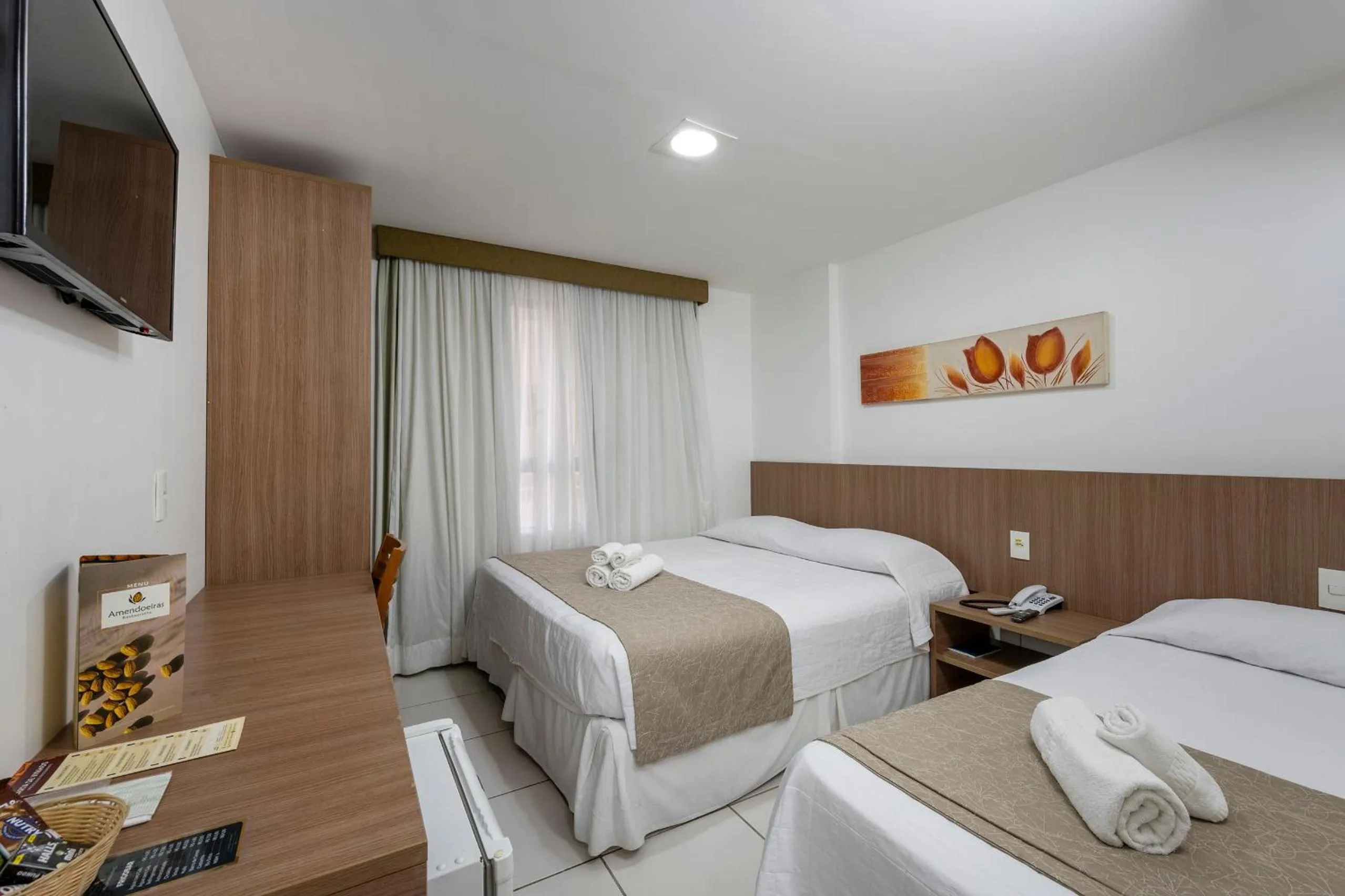 Bed in Villa Park Hotel