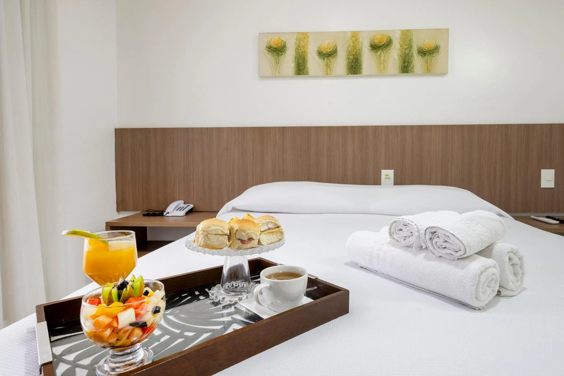 Bed in Villa Park Hotel