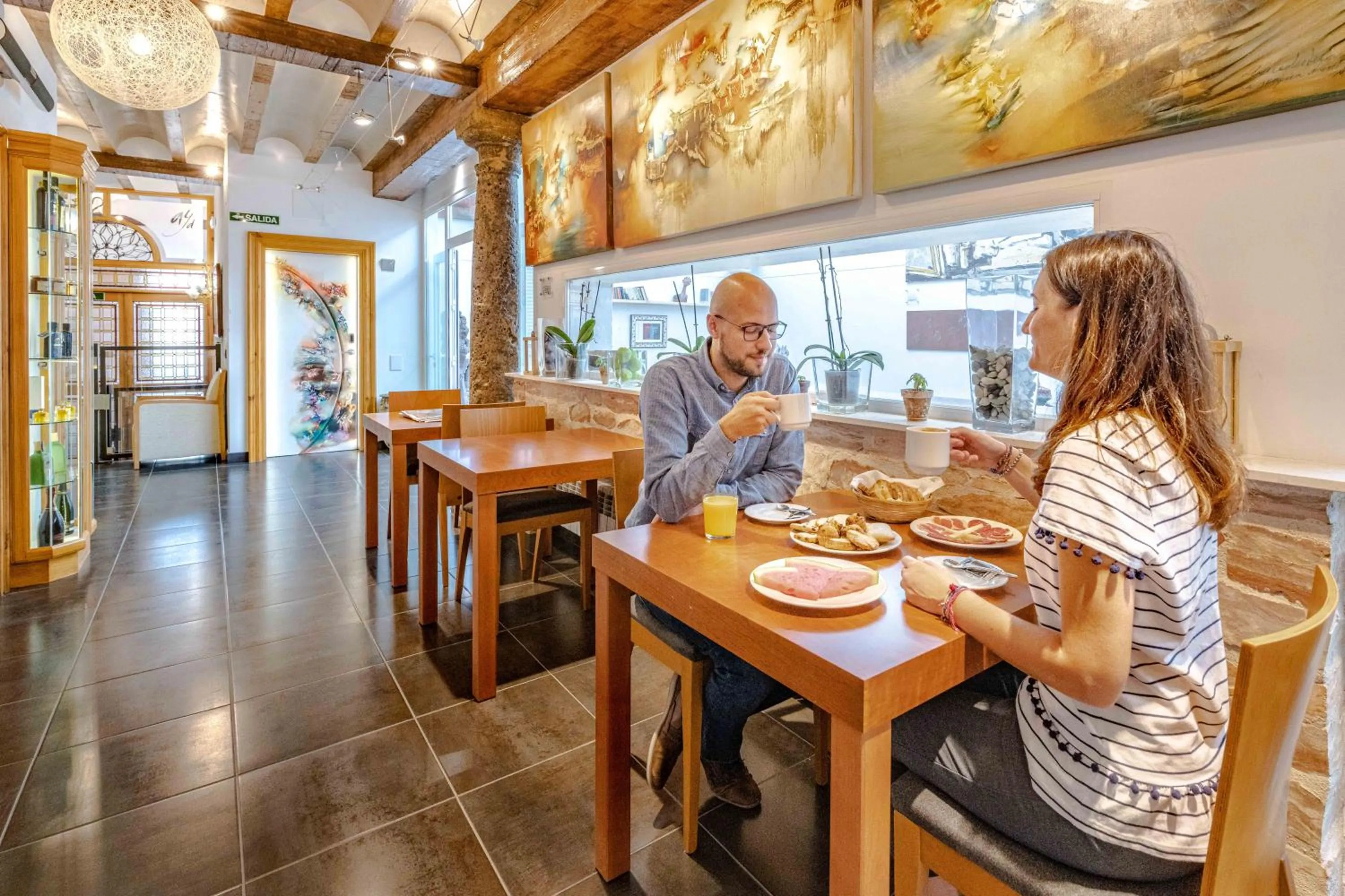 People in Hotel Boutique Arte y Descanso