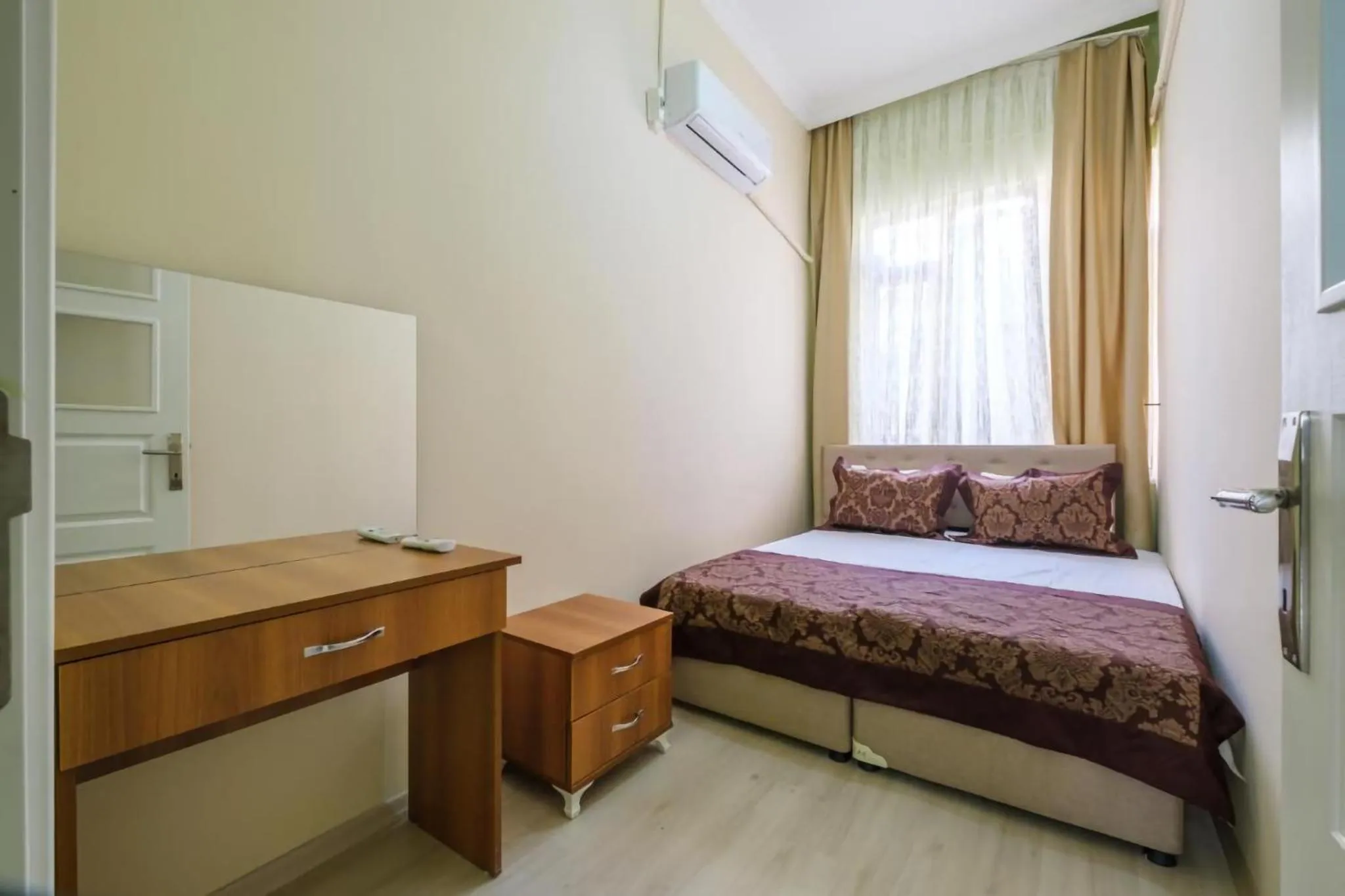 Bed in HagiaSophia Donat Suites