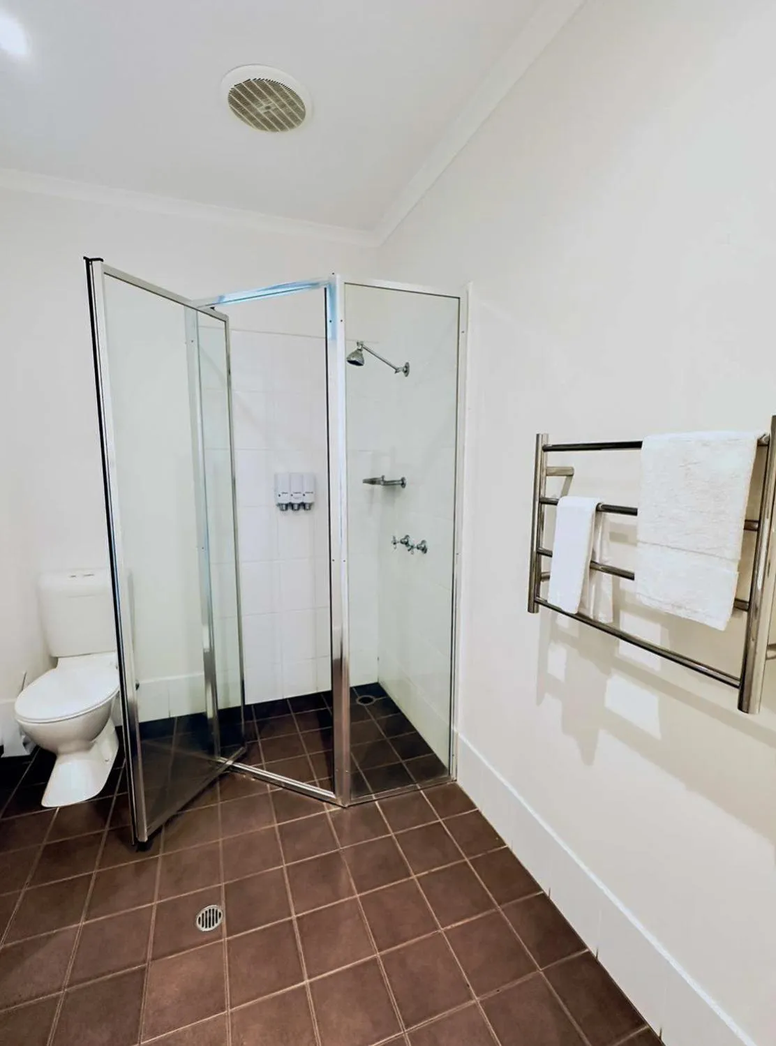 Shower in Merivale Motel