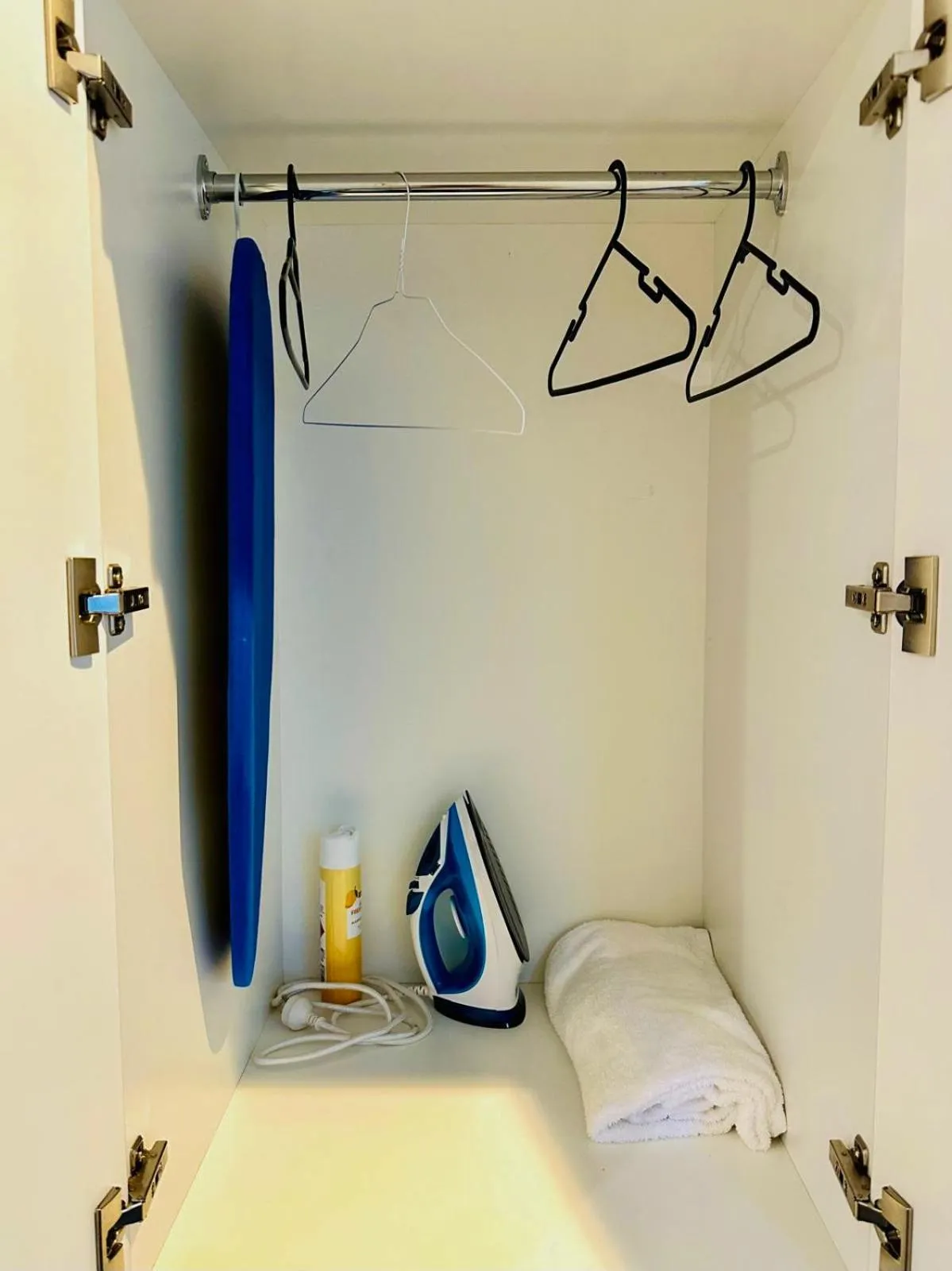 wardrobe in Merivale Motel