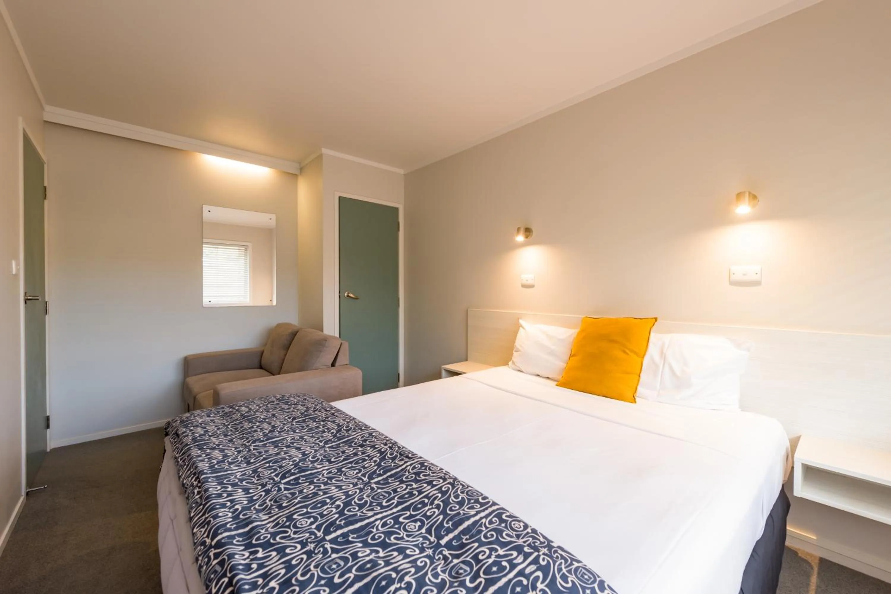 Bed in Averill Court Motel