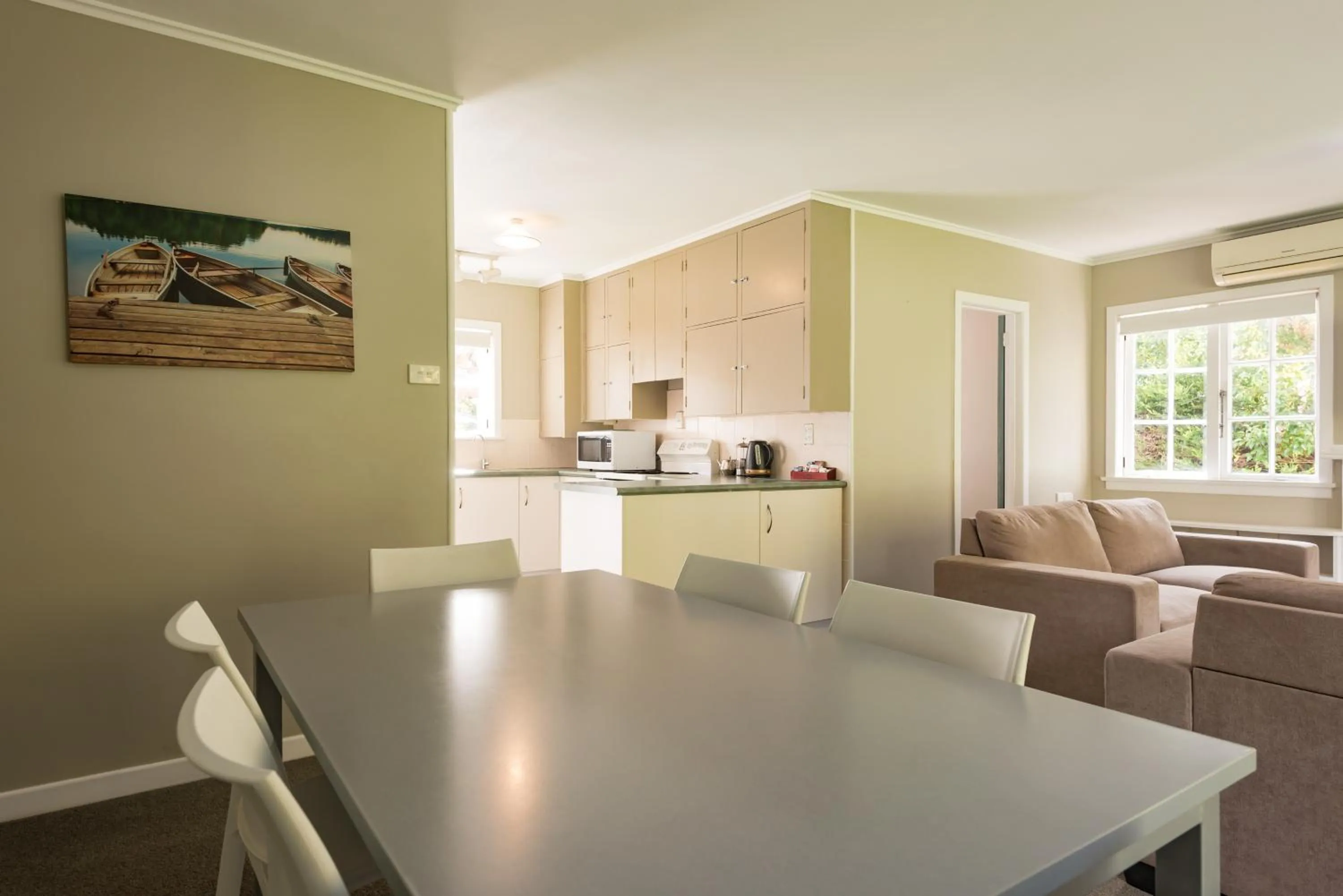 Dining area in Averill Court Motel