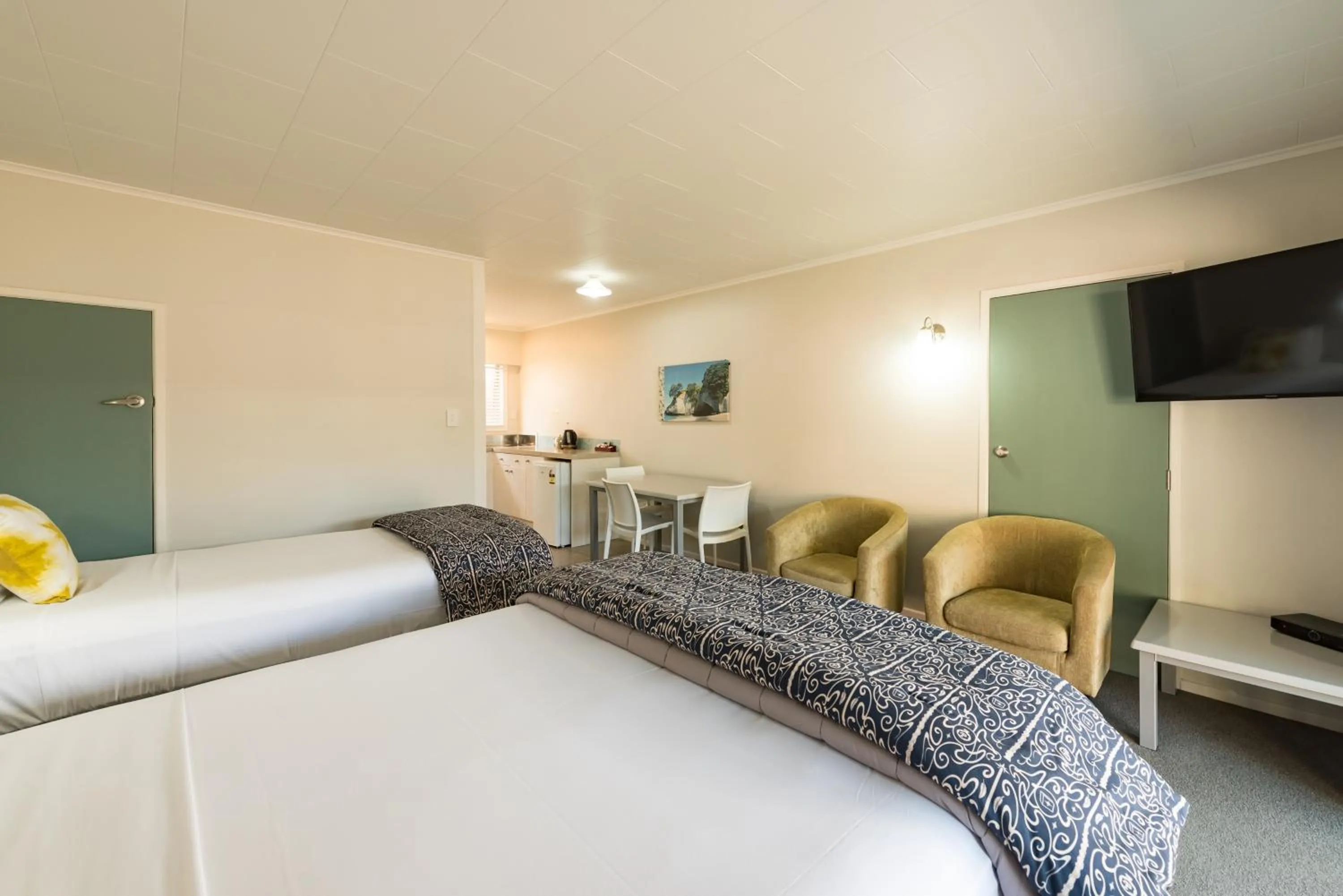 Bed in Averill Court Motel