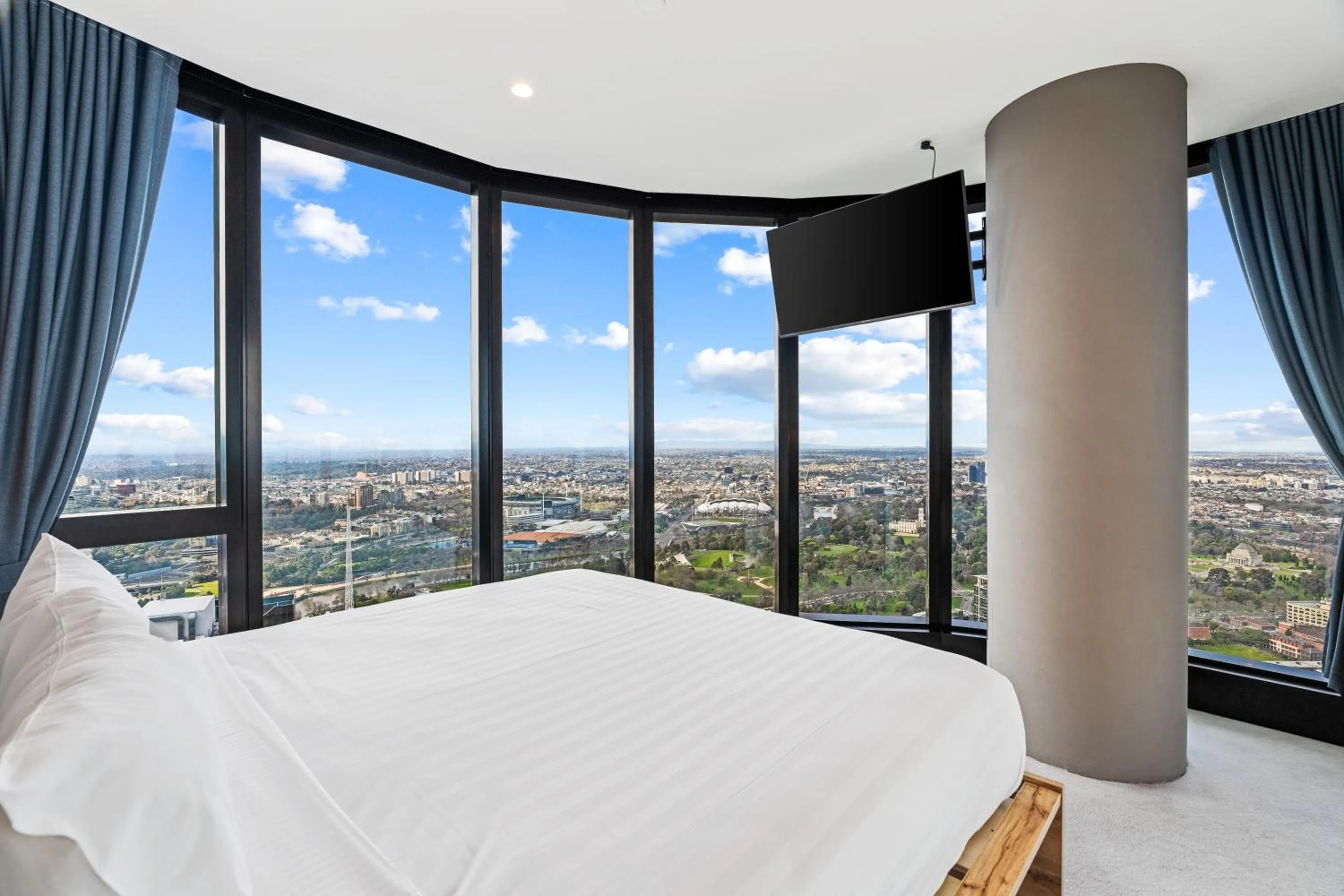 Bed in CLLIX Australia 108 Apartments