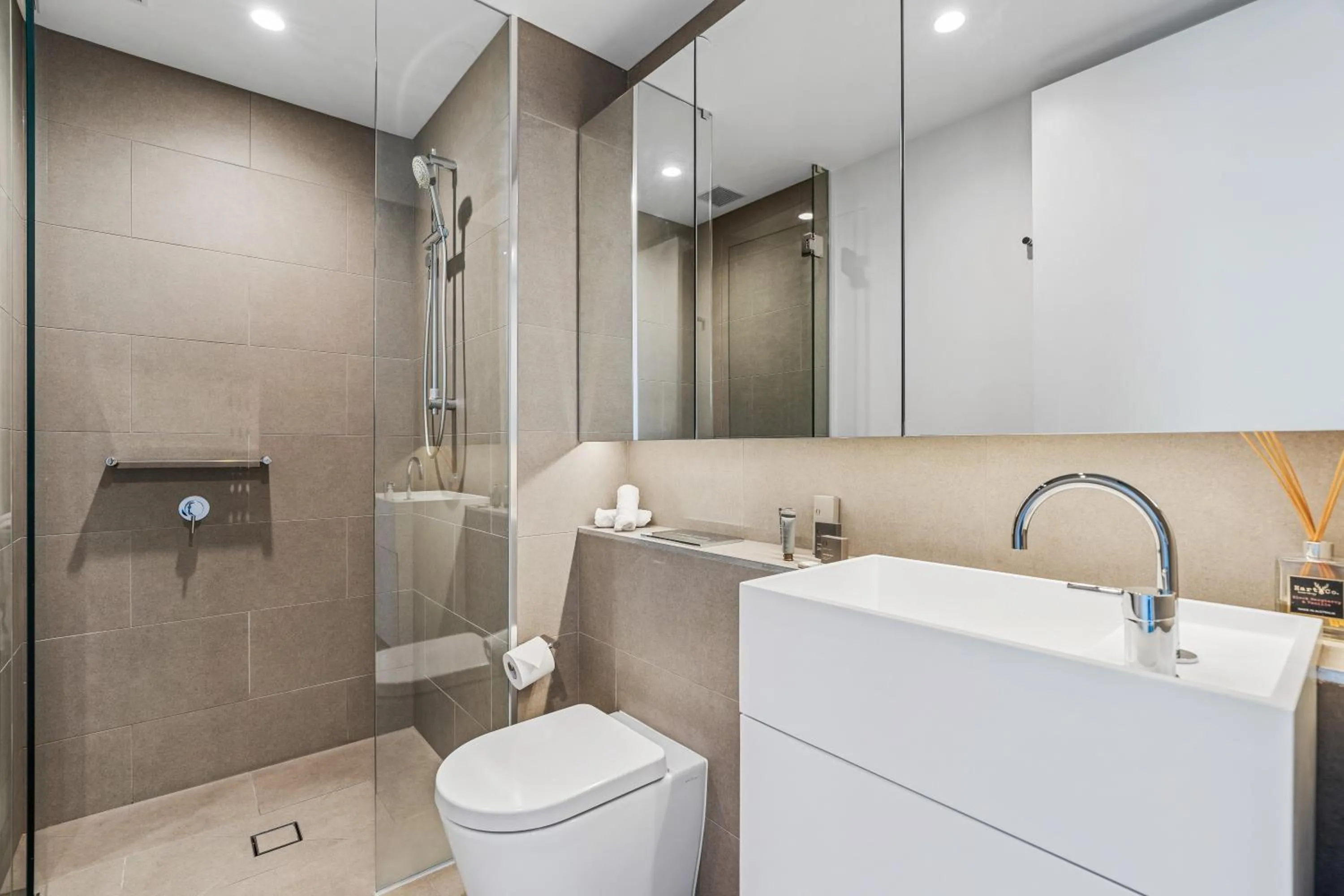 Shower in CLLIX Australia 108 Apartments