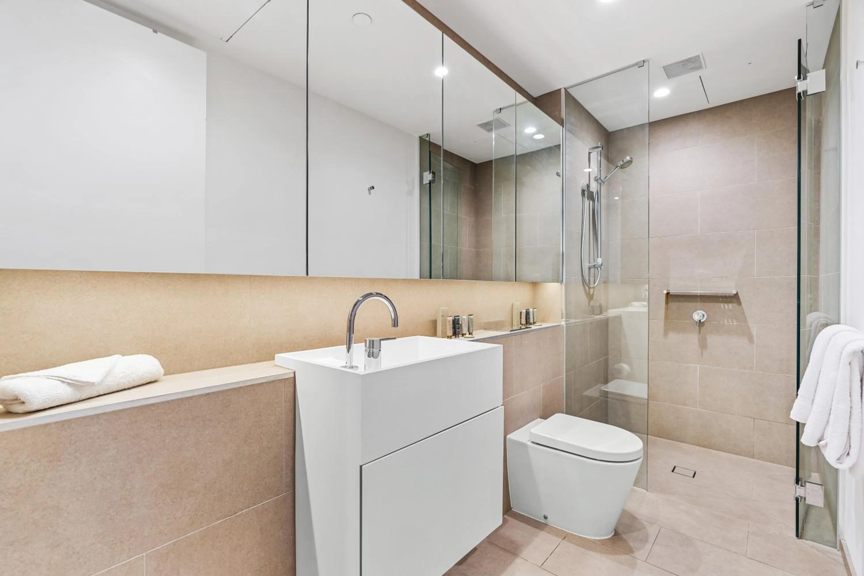 Shower in CLLIX Australia 108 Apartments