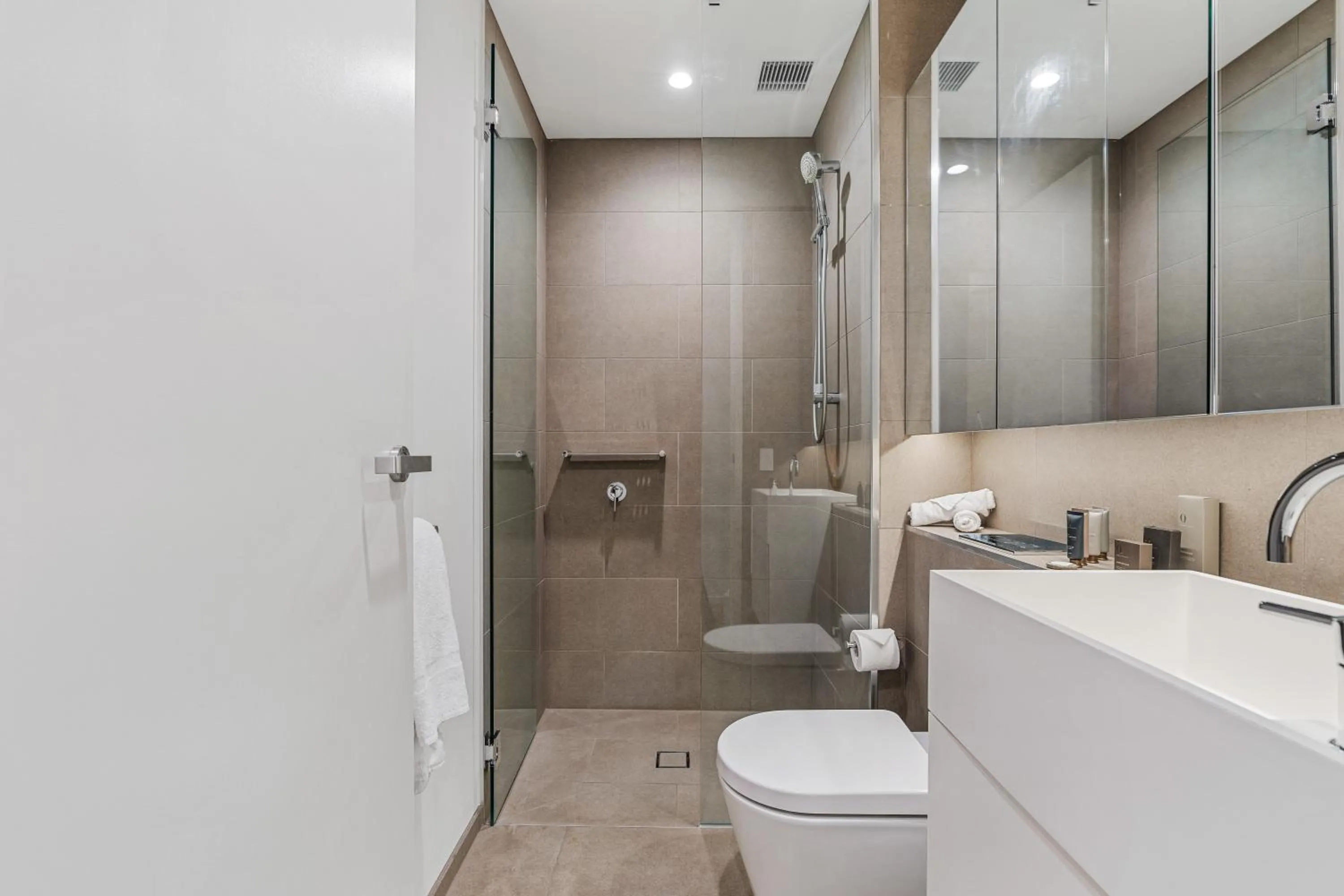 Shower in CLLIX Australia 108 Apartments