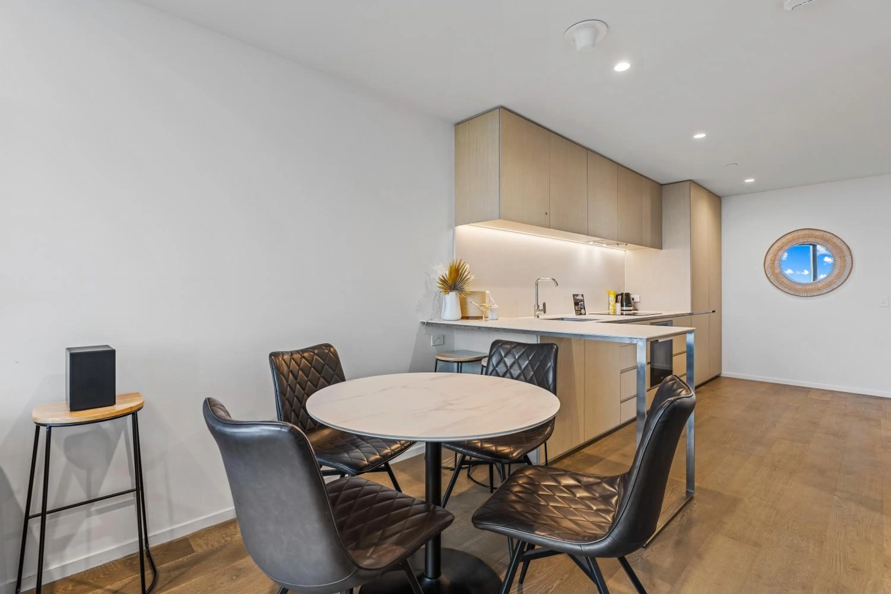 Kitchen or kitchenette in CLLIX Australia 108 Apartments