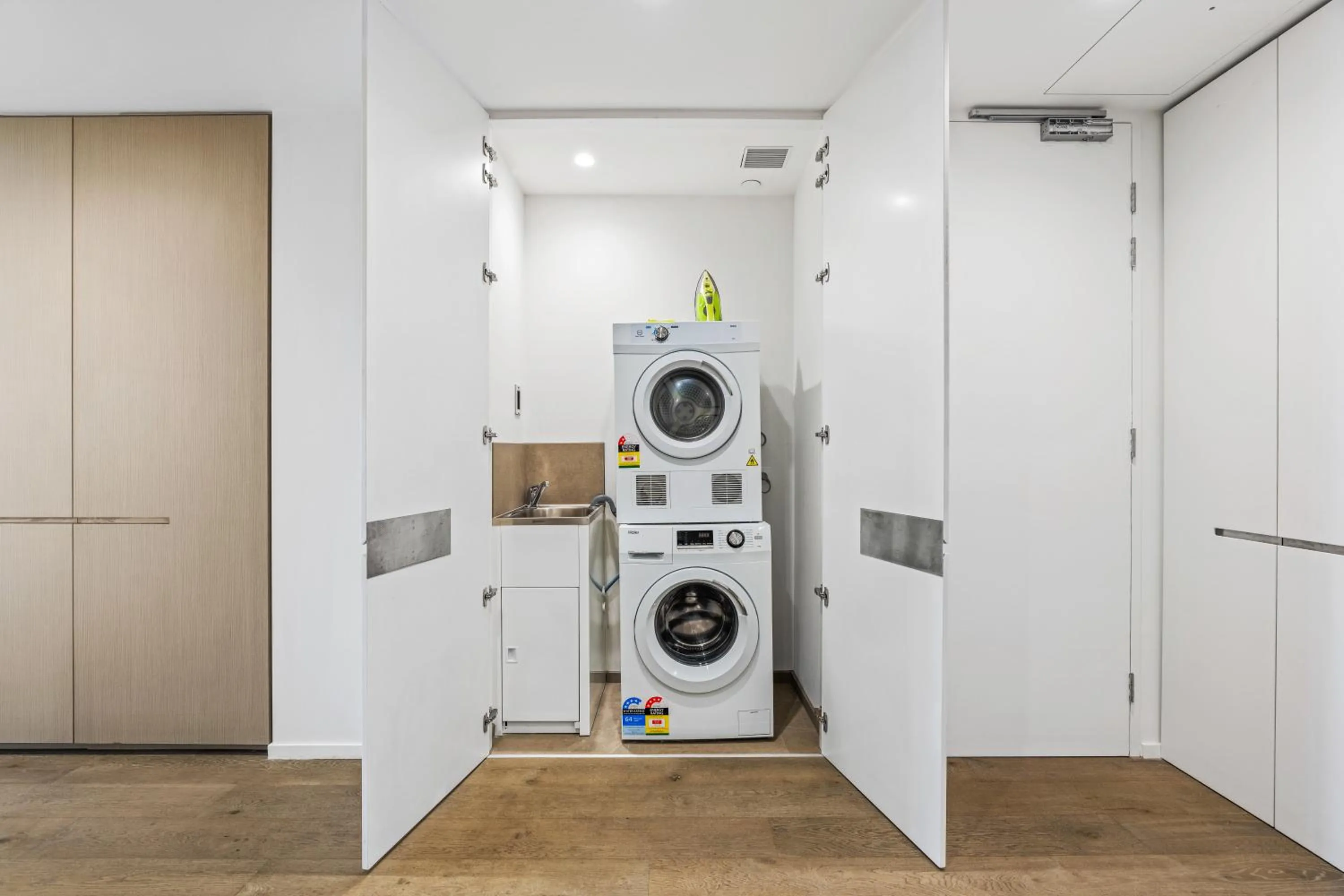 washing machine in CLLIX Australia 108 Apartments