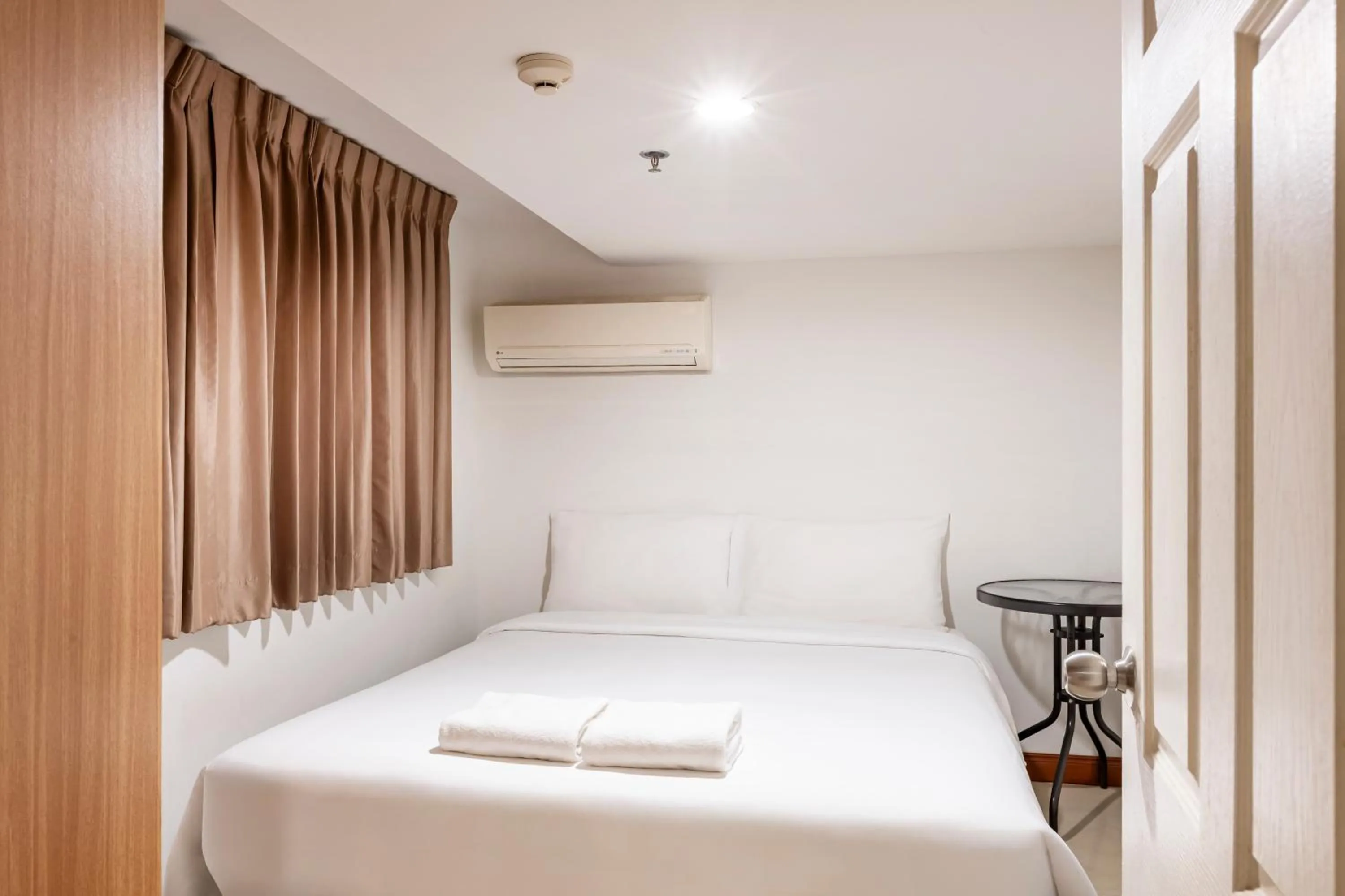 Bedroom, Bed in Teja Hotel