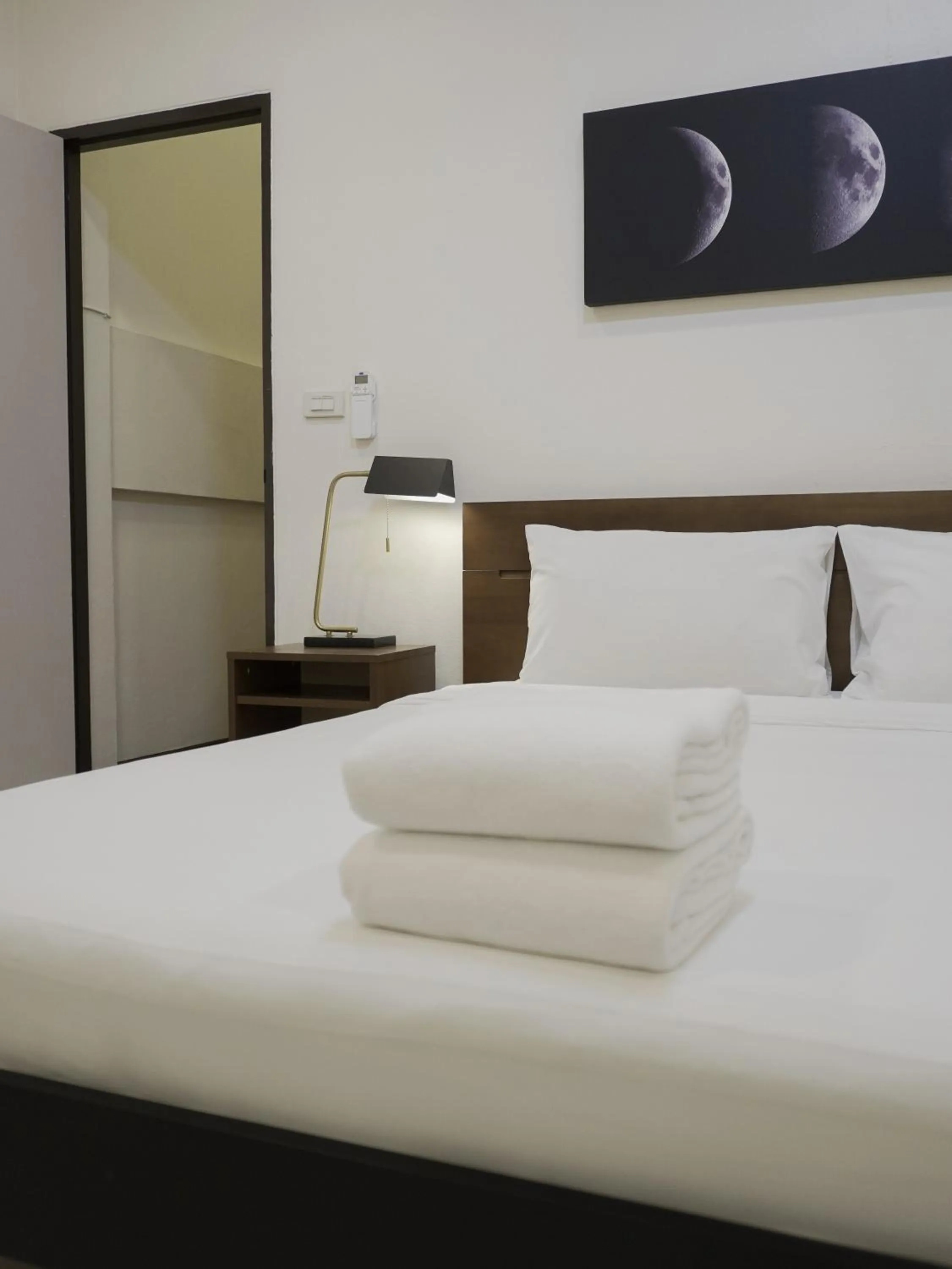 Two-Bedroom Townhouse Pool Access in Teja Hotel