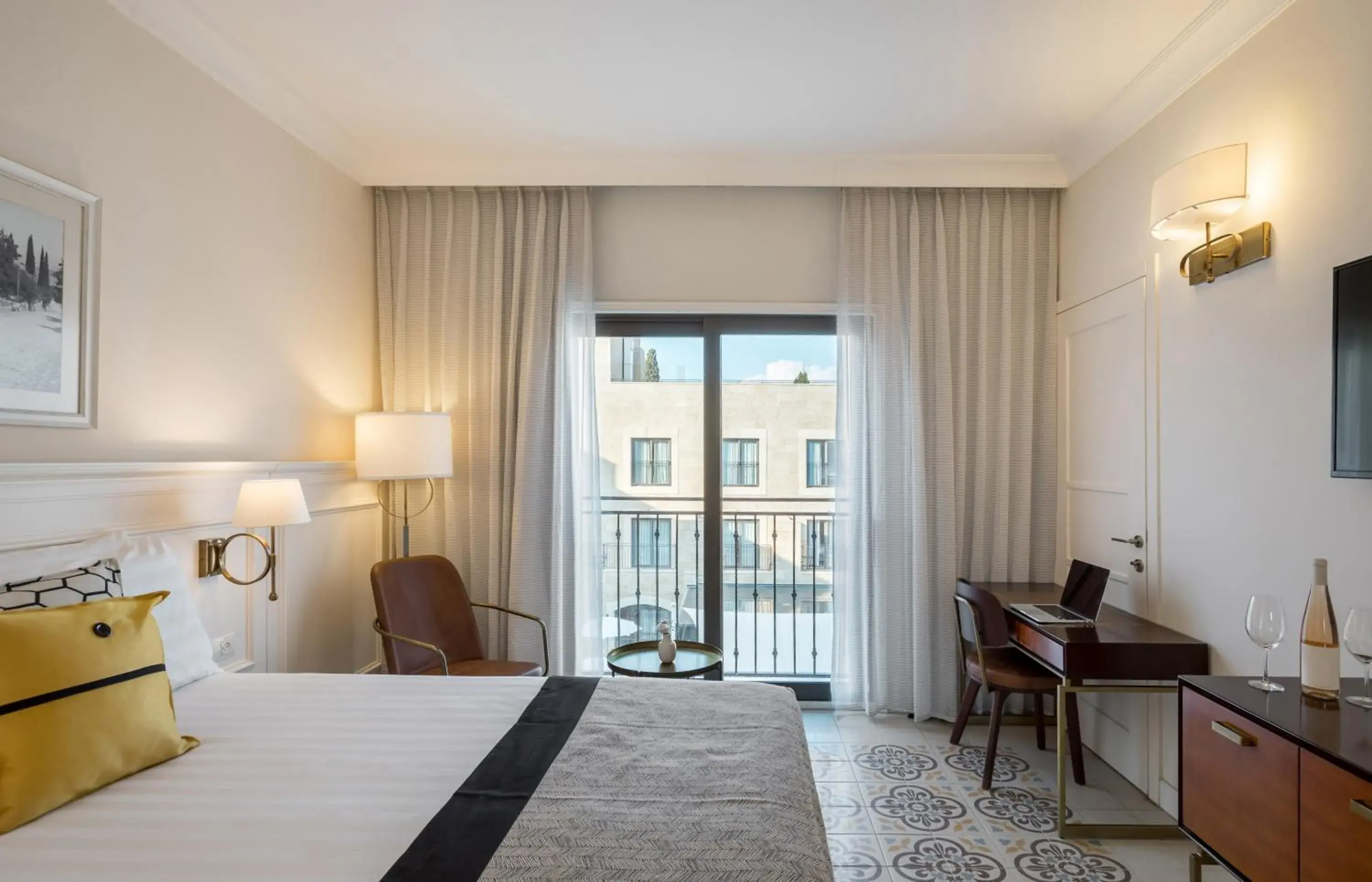 Photo of the whole room, Bed in Edmond Luxury Hotel & Spa Photo of the whole room, Bed in Edmond Luxury Hotel & Spa