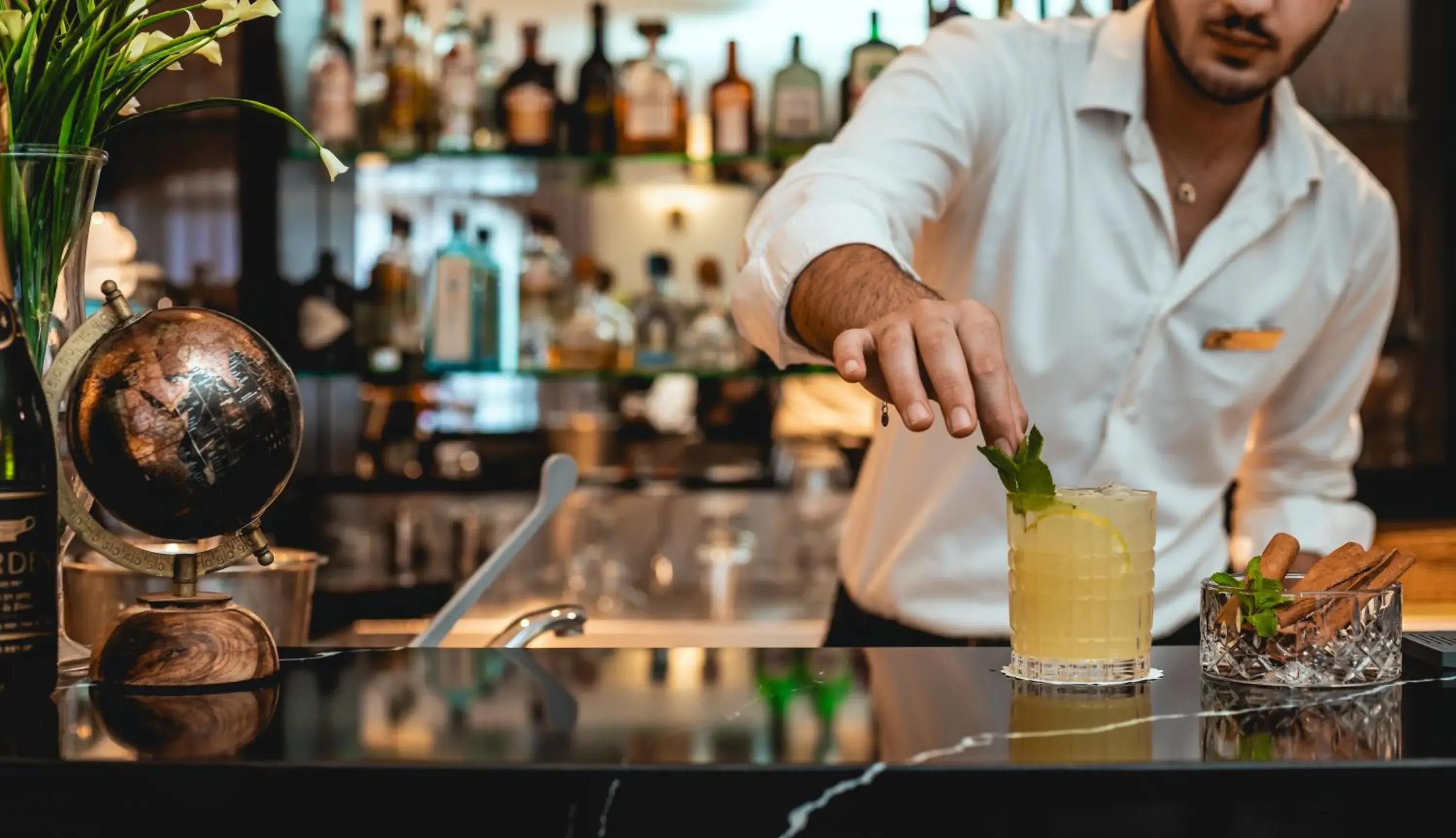 Lounge or bar in Edmond Luxury Hotel & Spa Lounge or bar in Edmond Luxury Hotel & Spa