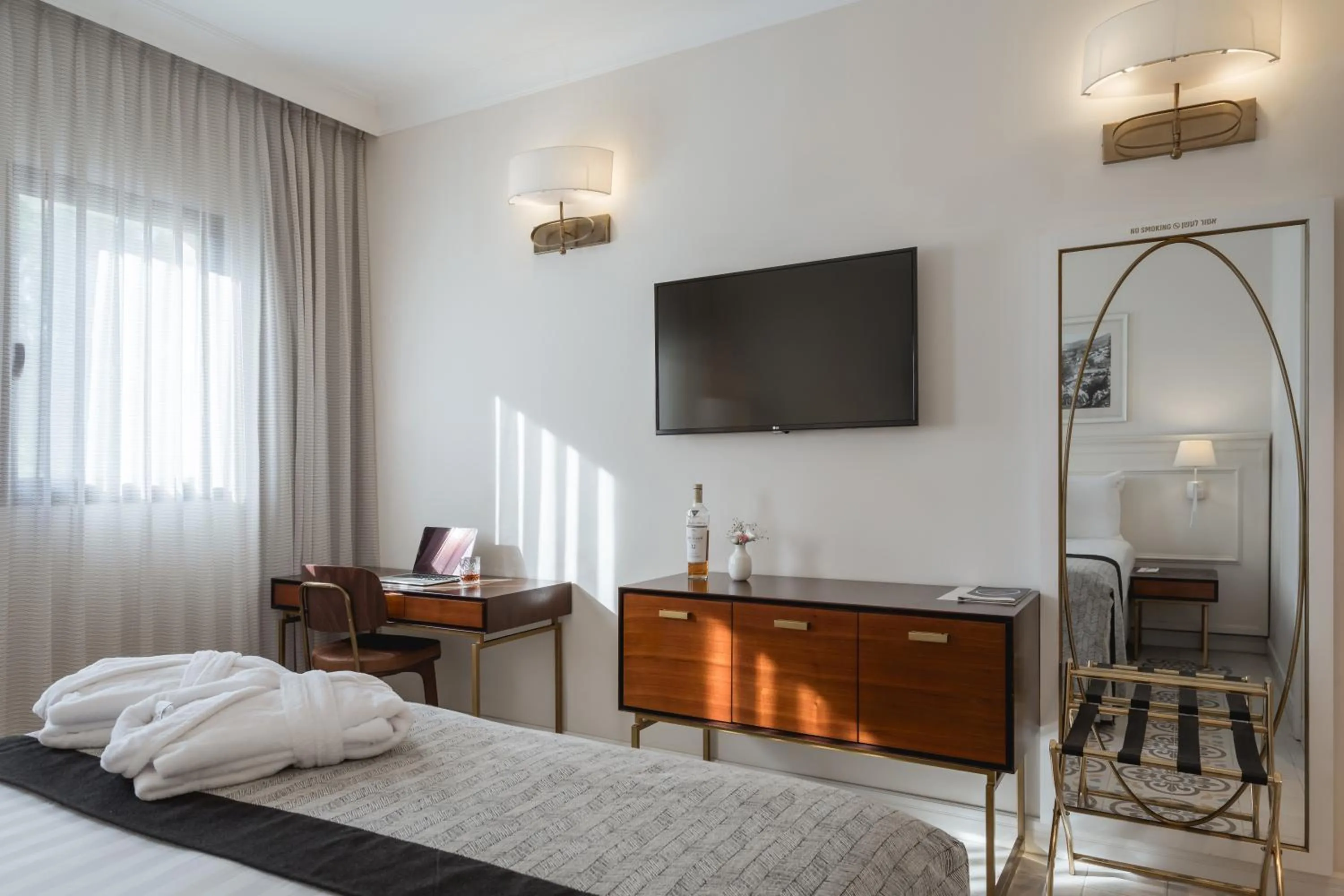 Double Room - single occupancy in Edmond Luxury Hotel & Spa