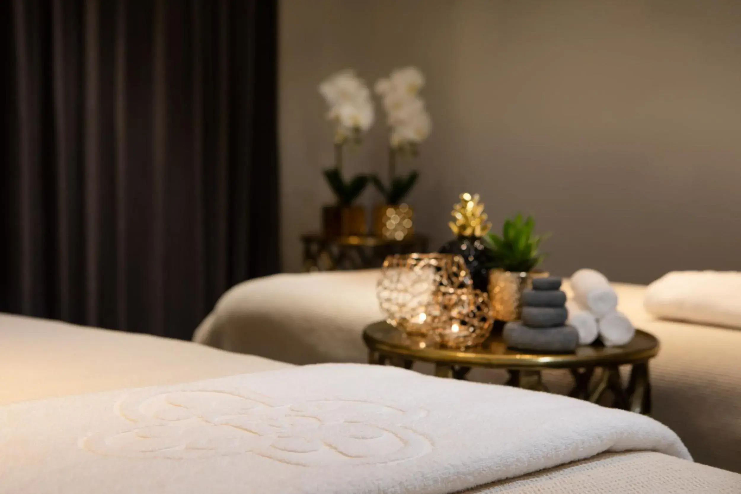 Spa and wellness centre/facilities, Bed in Edmond Luxury Hotel & Spa Spa and wellness centre/facilities, Bed in Edmond Luxury Hotel & Spa