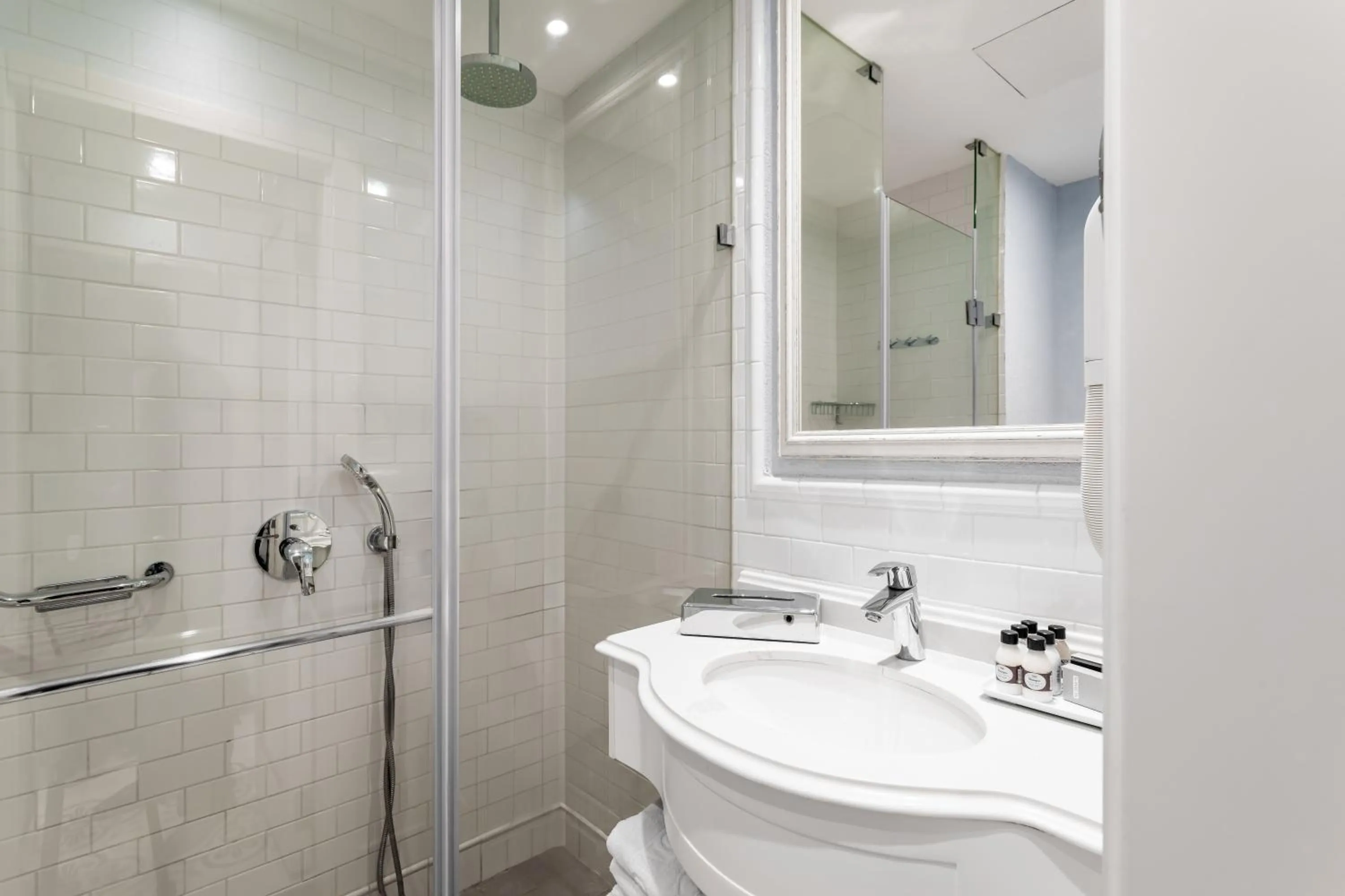 Bathroom in Edmond Luxury Hotel & Spa