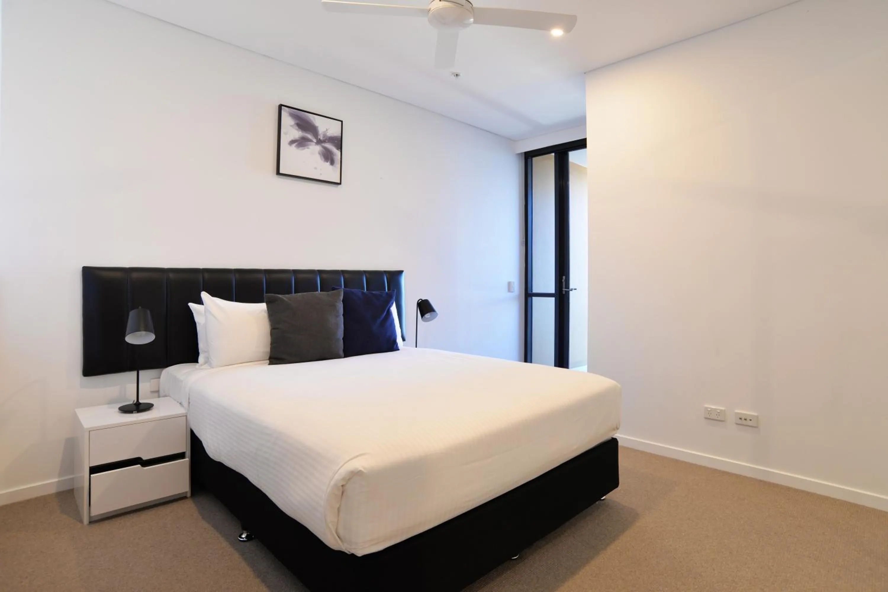 Bedroom, Bed in Hope Street Apartments by CLLIX